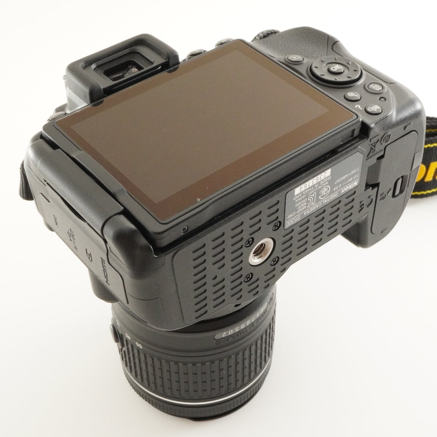 [1,103 Shots] Nikon D5300 + AF-P 18-55mm + 8GB SDHC Card from Japan #7696
