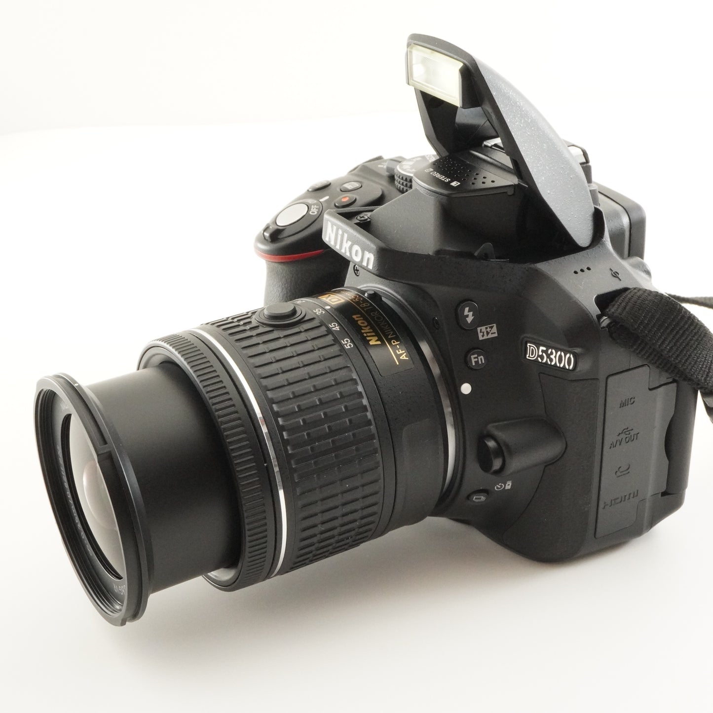 [1,103 Shots] Nikon D5300 + AF-P 18-55mm + 8GB SDHC Card from Japan #7696