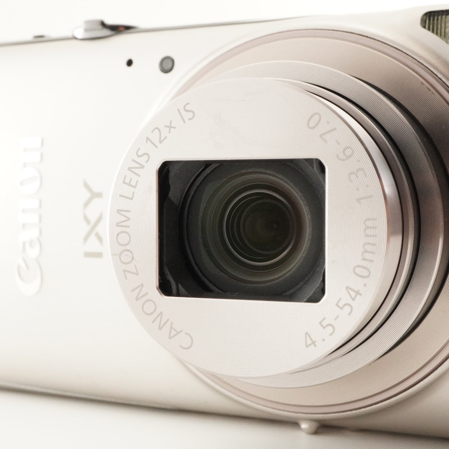 Canon IXY 650 Silver With 4GB SDHC Card Digital Camera from Japan #7736