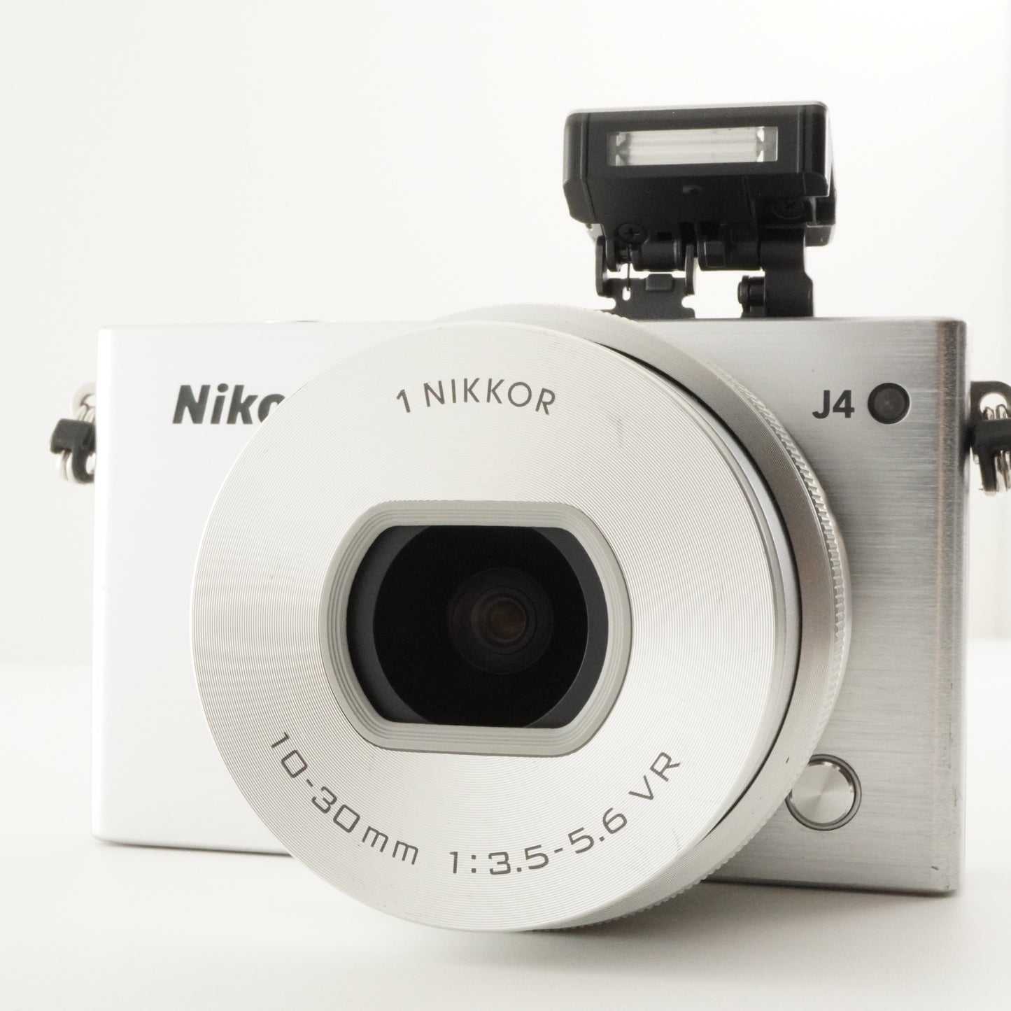 [3,599 Shots] Nikon 1 J4 Silver + 1 NIKKOR 10-30mm +4GB microSD from Japan #7756