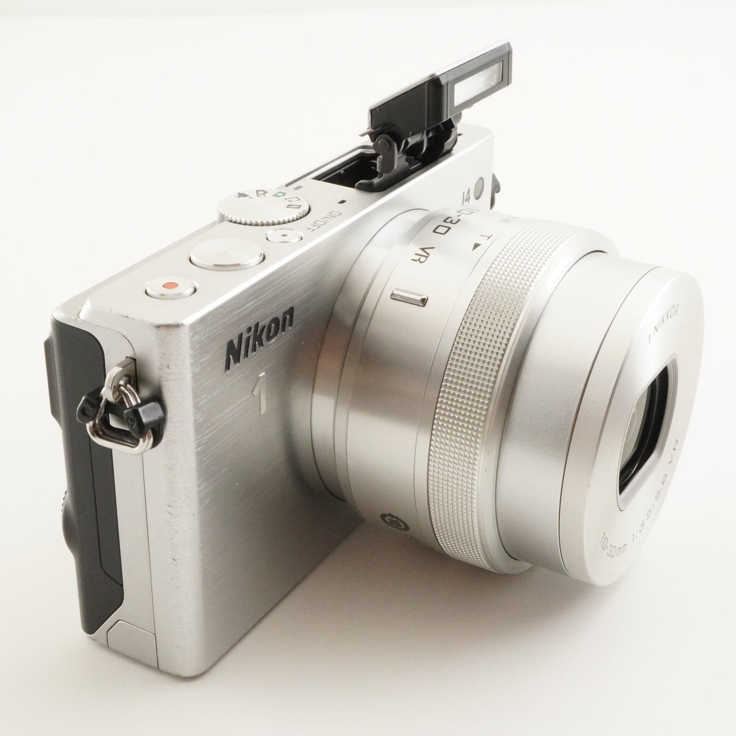 [3,599 Shots] Nikon 1 J4 Silver + 1 NIKKOR 10-30mm +4GB microSD from Japan #7756
