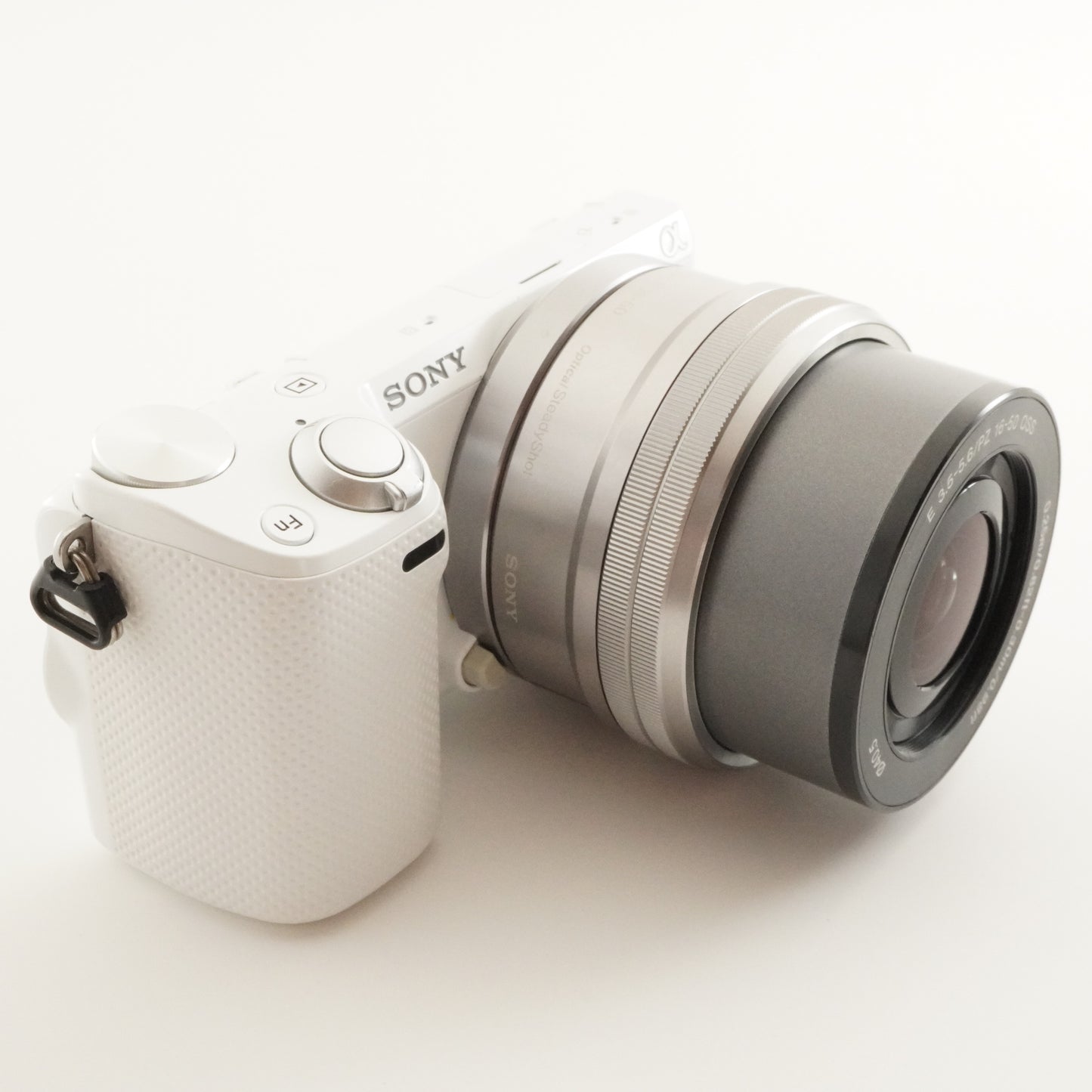 [7,014 Shots] SONY alpha NEX-5R White + E PZ 16-50mm + 32GB SD from Japan #7821