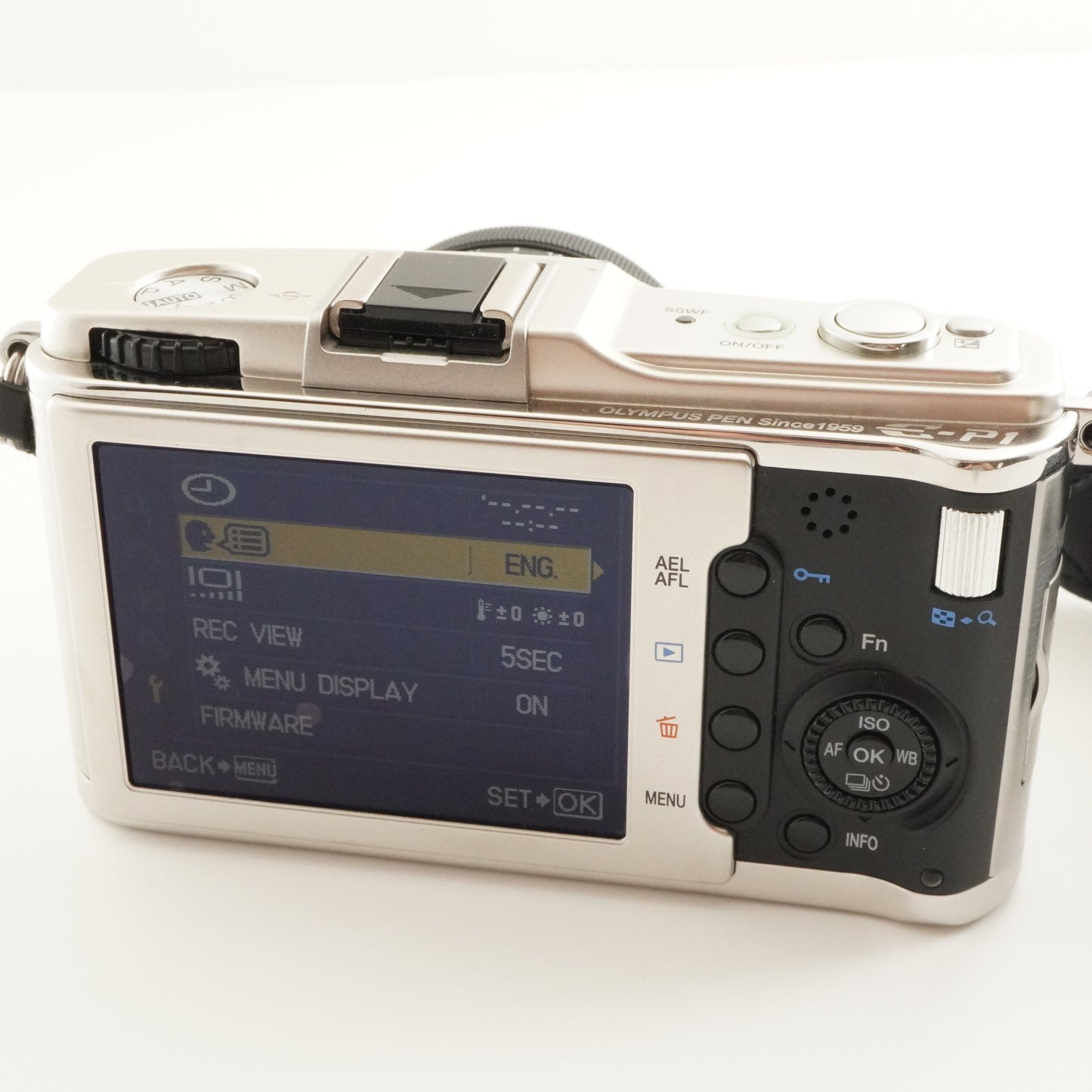 [929 Shots] Olympus PEN E-P1 Silver + M.Zuiko 14-42mm + 8GB SD from Japan #7932