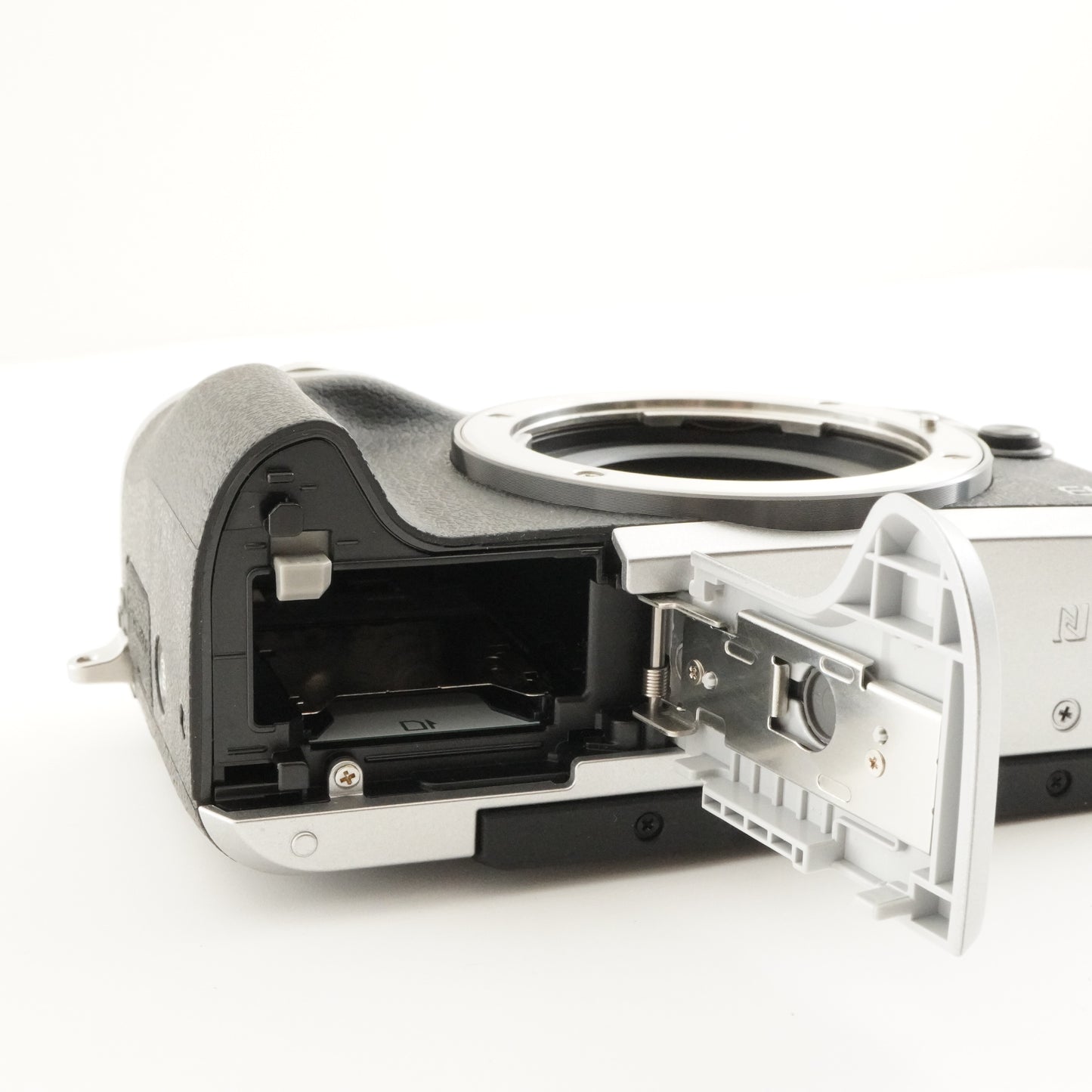 Canon EOS M6 Silver + EVF-DC2 Mirrorless Digital Camera from Japan #8028