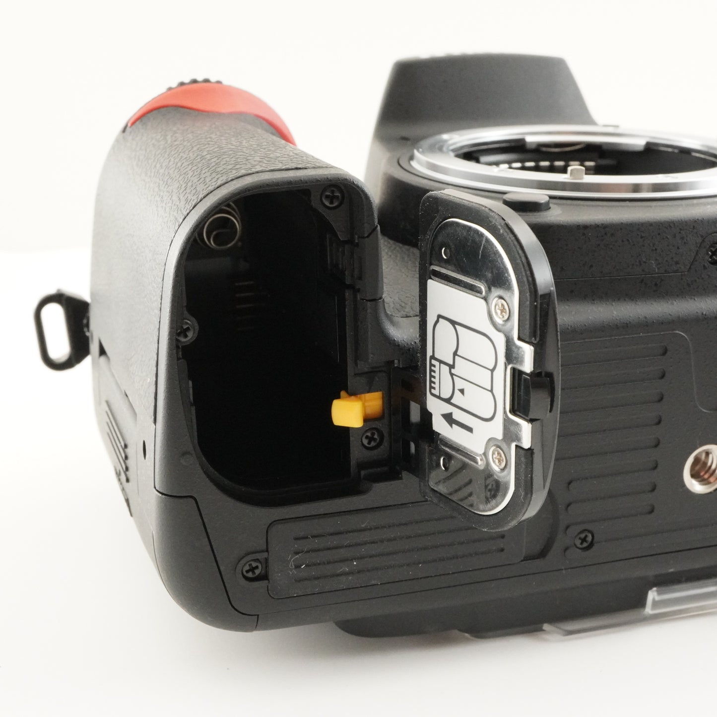 [Only 178 Shots] Nikon D7000 + AF-S 18-105mm + 16GB SDHC Card from Japan #8104