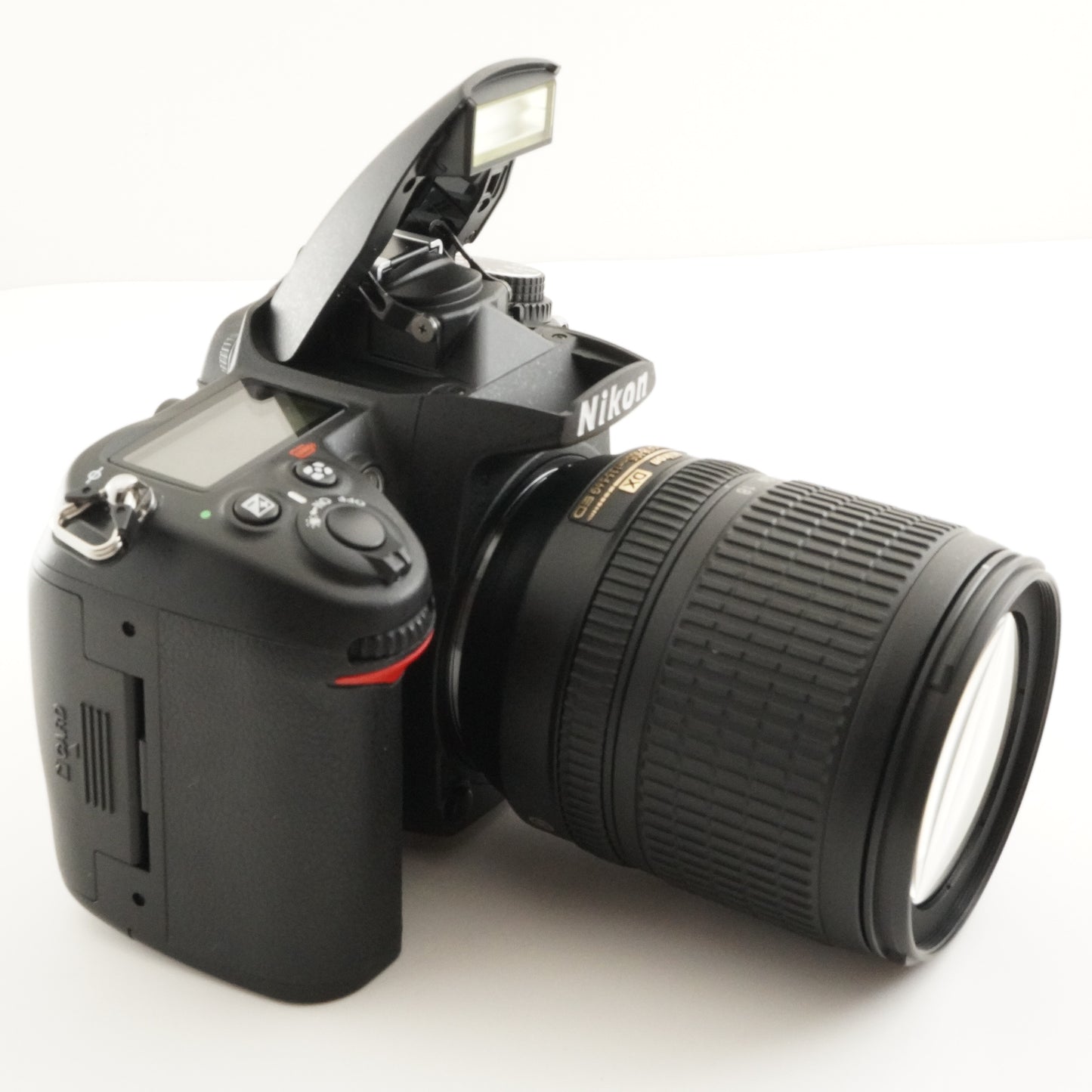 [Only 178 Shots] Nikon D7000 + AF-S 18-105mm + 16GB SDHC Card from Japan #8104