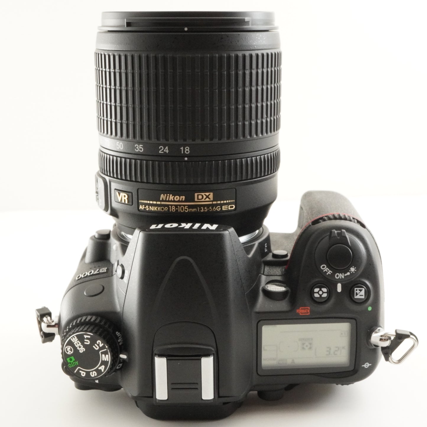 [Only 178 Shots] Nikon D7000 + AF-S 18-105mm + 16GB SDHC Card from Japan #8104