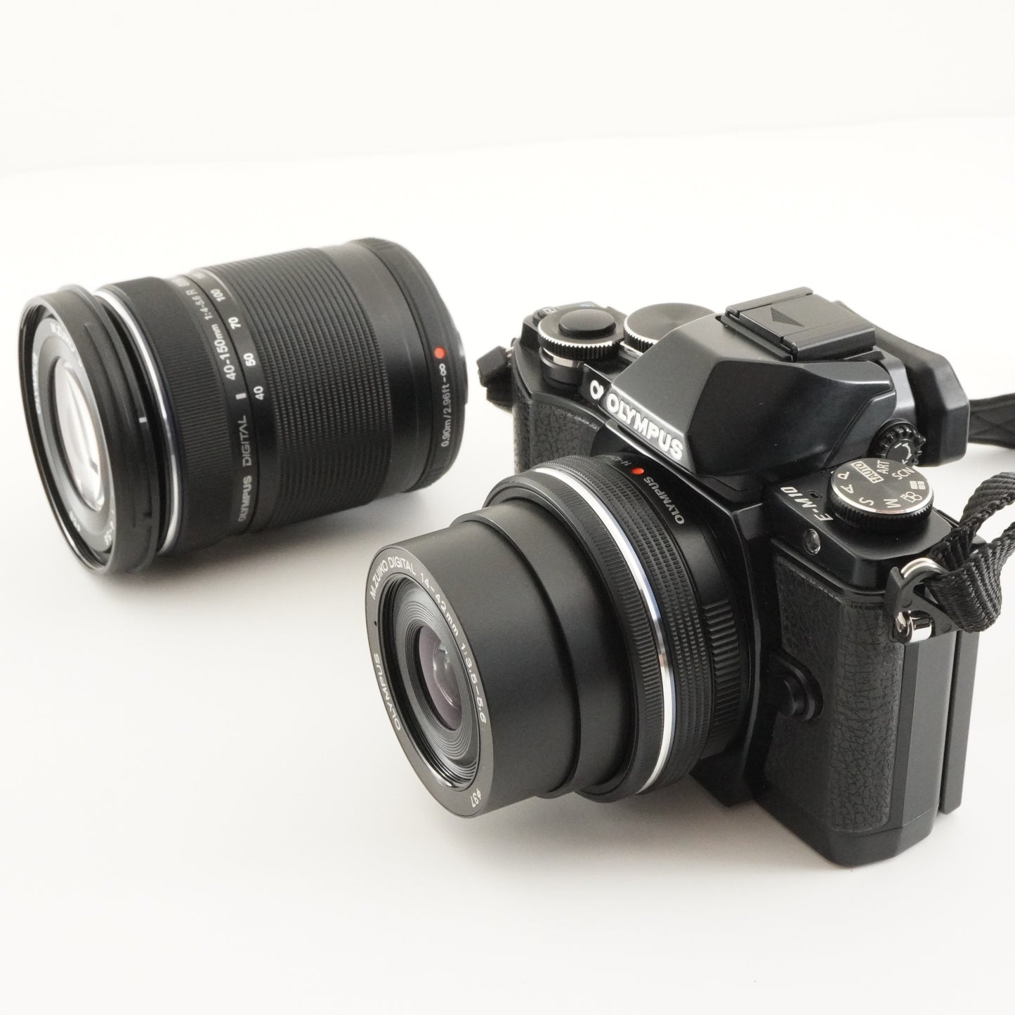 [5,427 Shots] OLYMPUS OM-D E-M10 Black + 14-42 + 40-150 + 8GBSD from Japan #8113