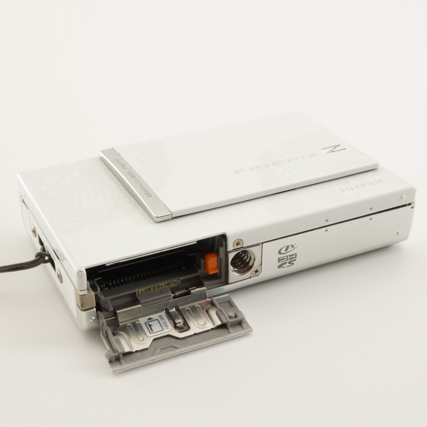 FUJIFILM FINEPIX Z250fd White With 4GB SDHC Card Digital Camera from Japan #8136