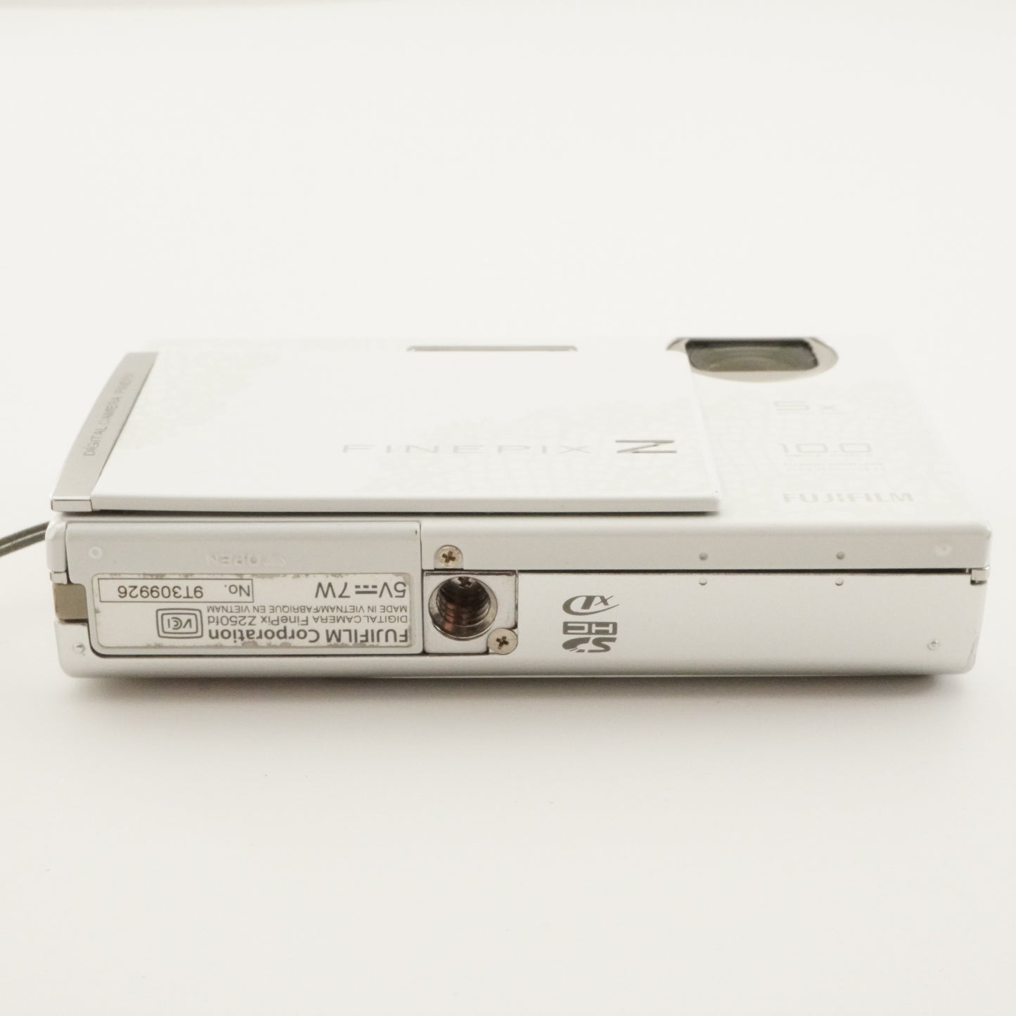 FUJIFILM FINEPIX Z250fd White With 4GB SDHC Card Digital Camera from Japan #8136