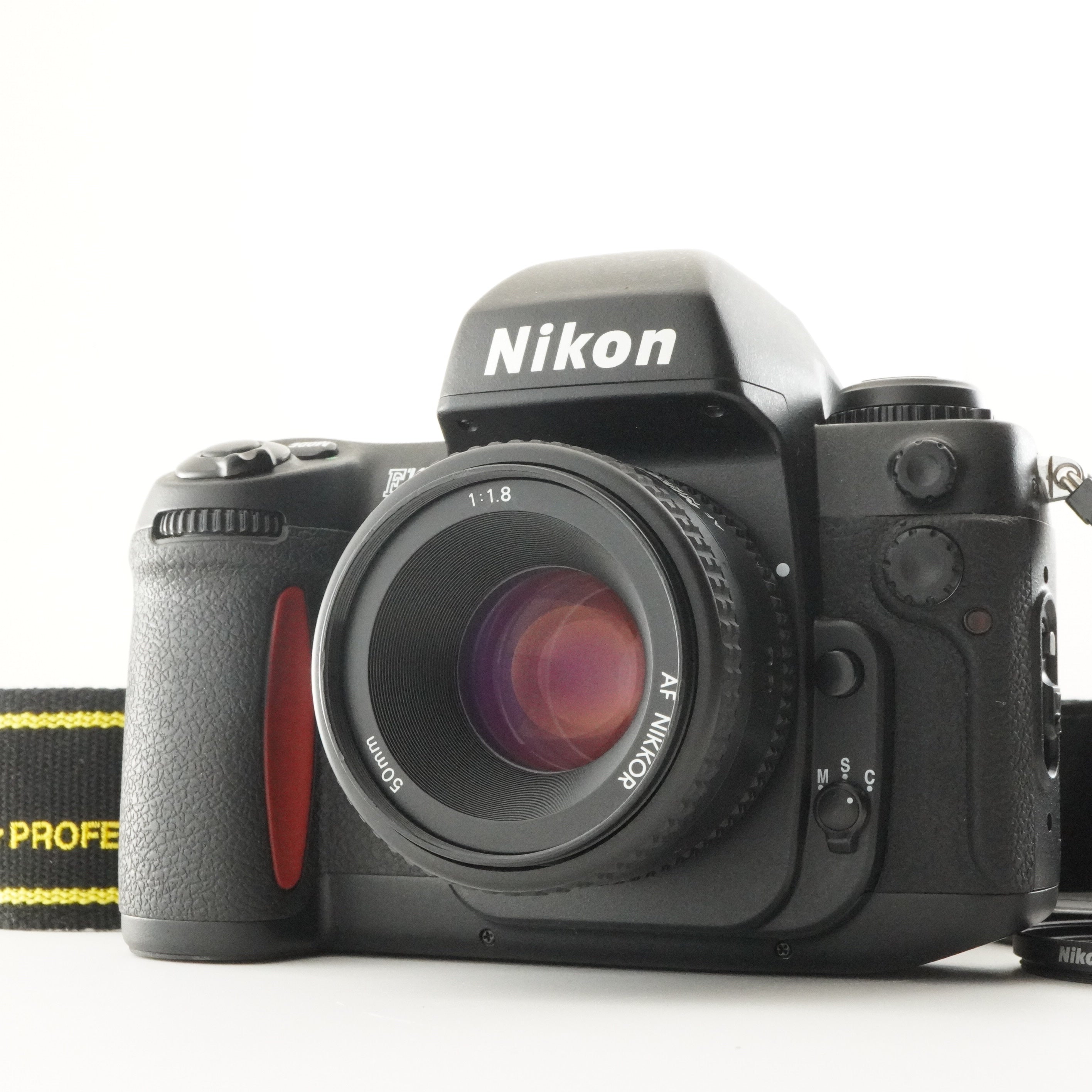 Nikon F100 + AF NIKKOR 50mm F1.8 SLR 35mm Film Camera from Japan