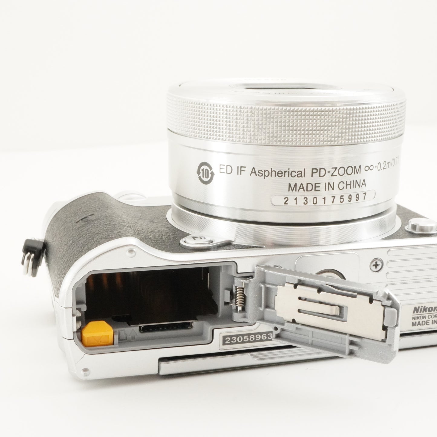 [501 Shots] Nikon 1 J5 Silver +10-30 +18.5mm In Box +8GBmicroSD from Japan #8297