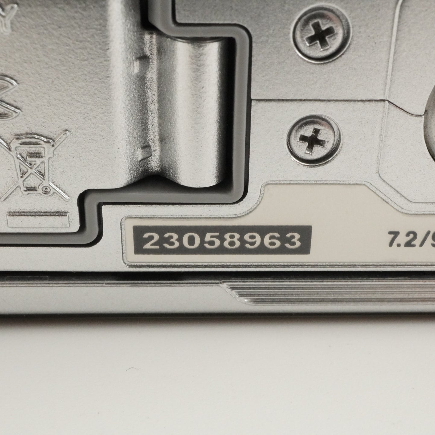 [501 Shots] Nikon 1 J5 Silver +10-30 +18.5mm In Box +8GBmicroSD from Japan #8297