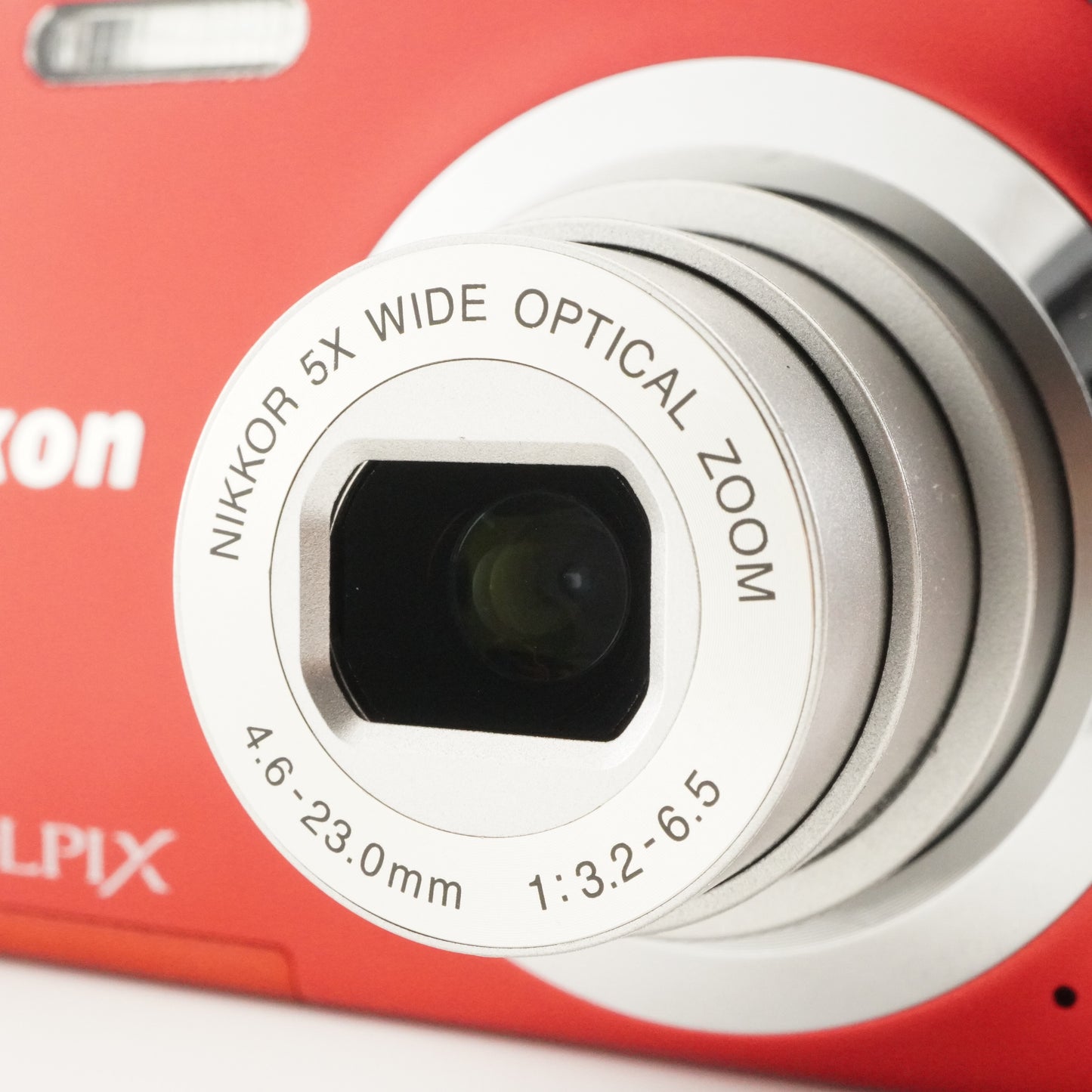 Nikon COOLPIX A100 Red In Box + 2GB SD Card Digital Camera from Japan #8378