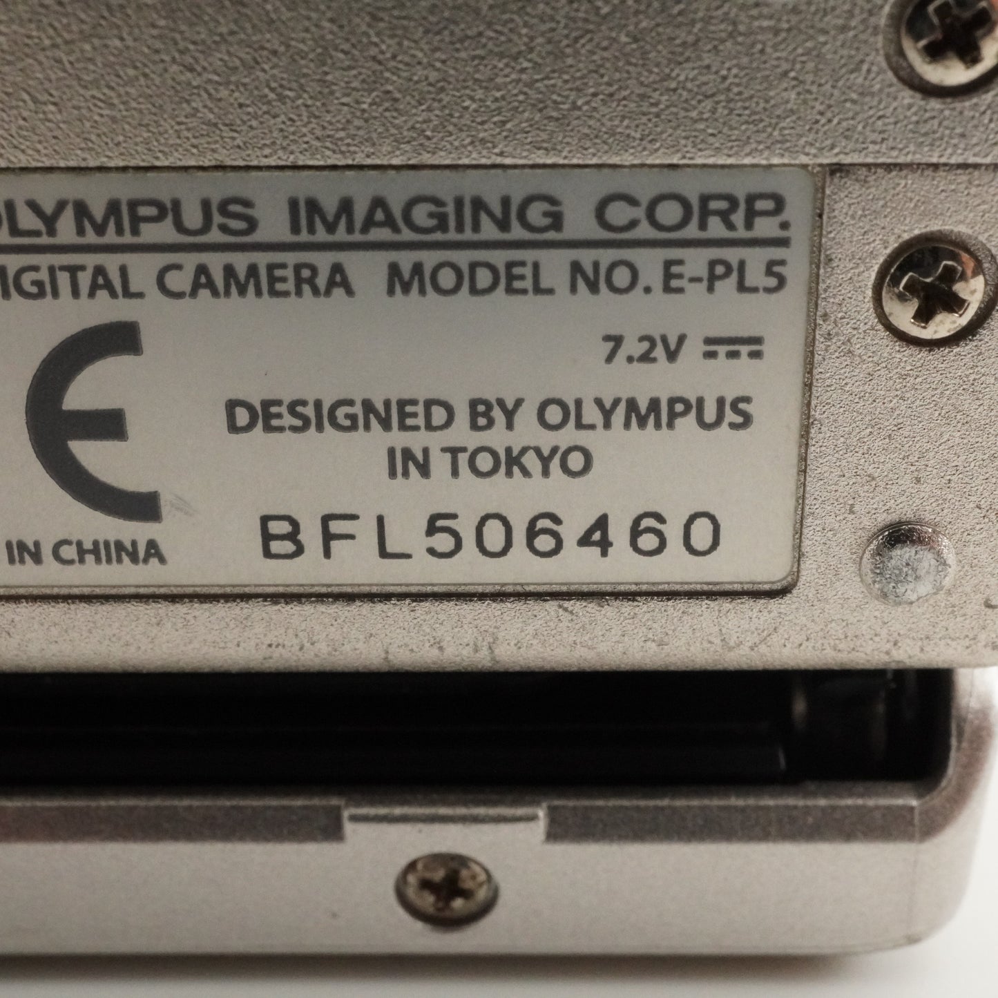 4,032 Shots! OLYMPUS PEN E-PL5 Silver +14-42mm +40-150mm +8GBSD from Japan #8384