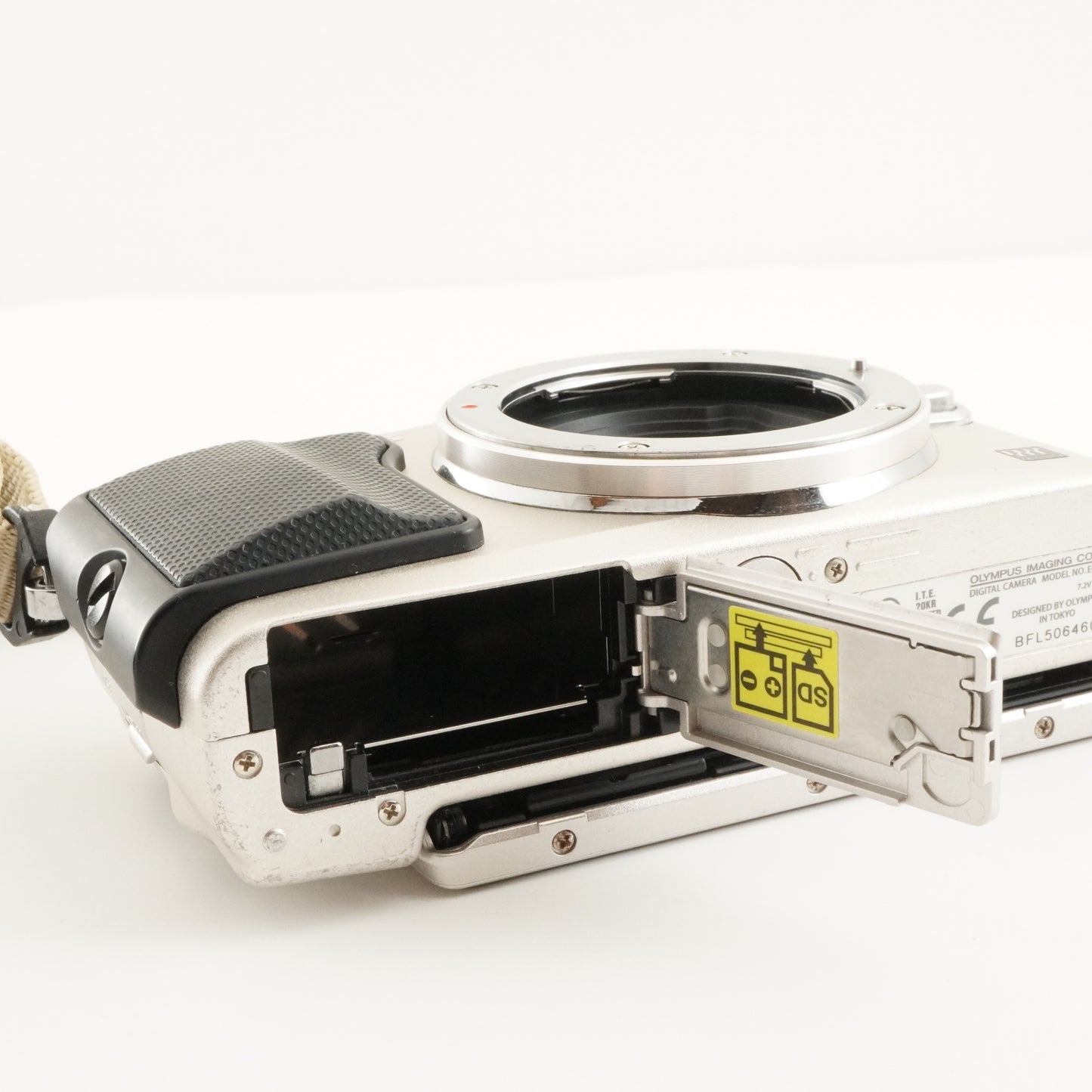 4,032 Shots! OLYMPUS PEN E-PL5 Silver +14-42mm +40-150mm +8GBSD from Japan #8384