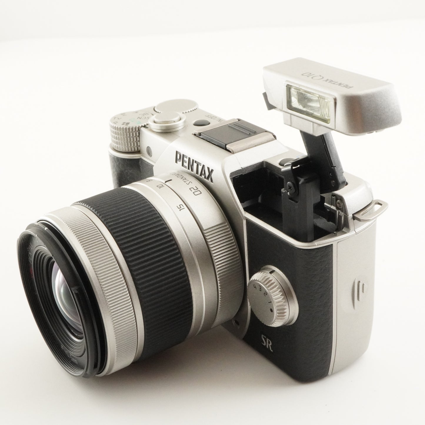 [210 Shots] PENTAX Q10 + 02 smc PENTAX 5-15mm Silver + 4GB SD from Japan #8404