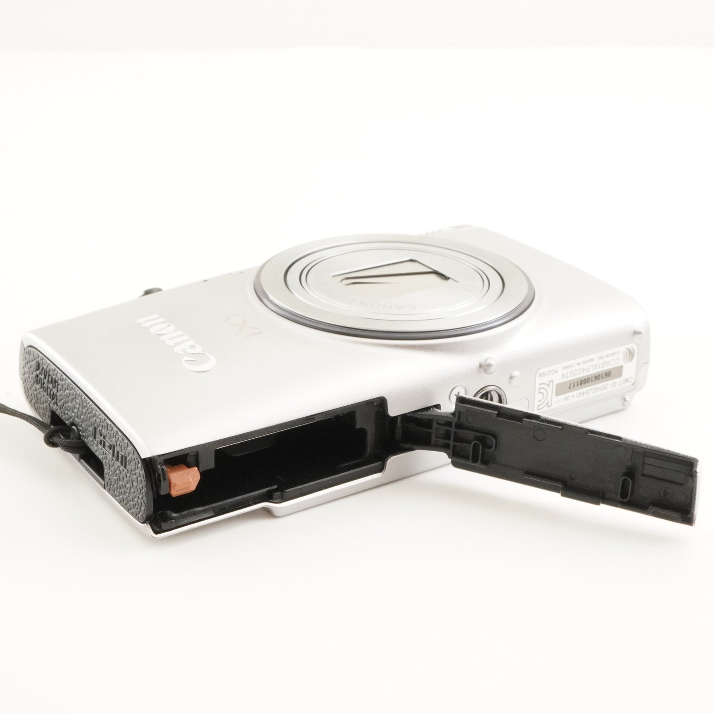 Canon IXY 640 Silver With 4GB SDHC Card Digital Camera from Japan #8433