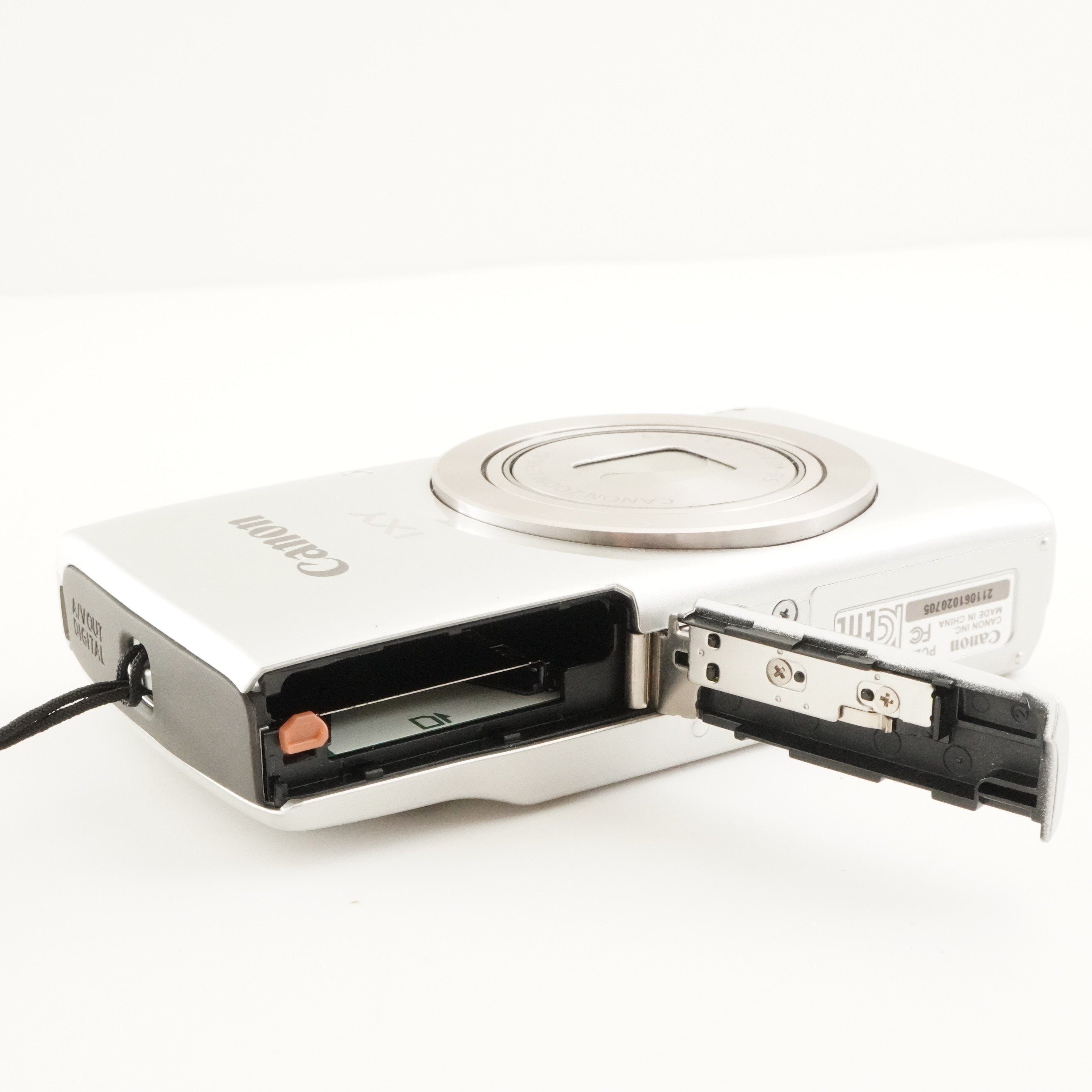 Canon IXY 180 Silver With 4GB SDHC Card Digital Camera from Japan