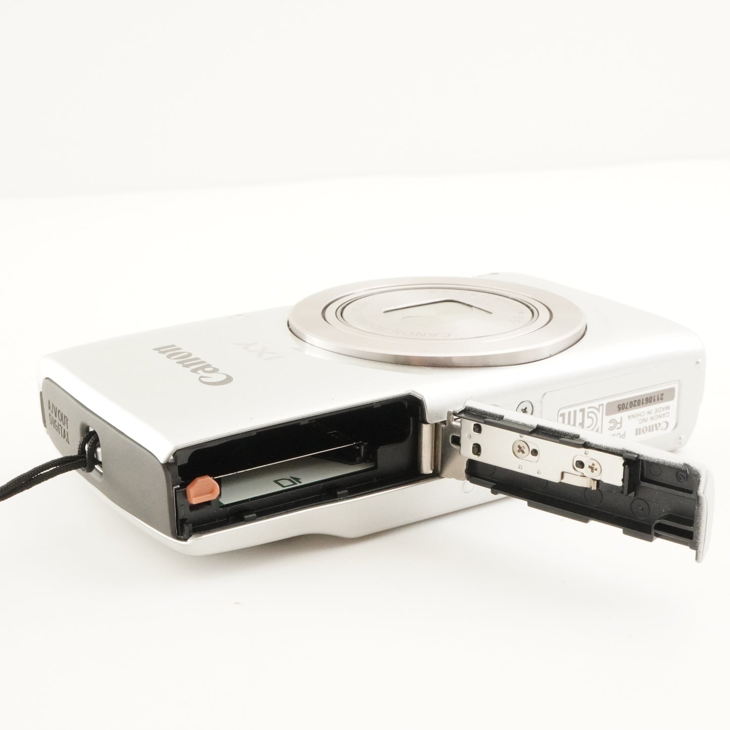 Canon IXY 180 Silver With 4GB SDHC Card Digital Camera from Japan #8435