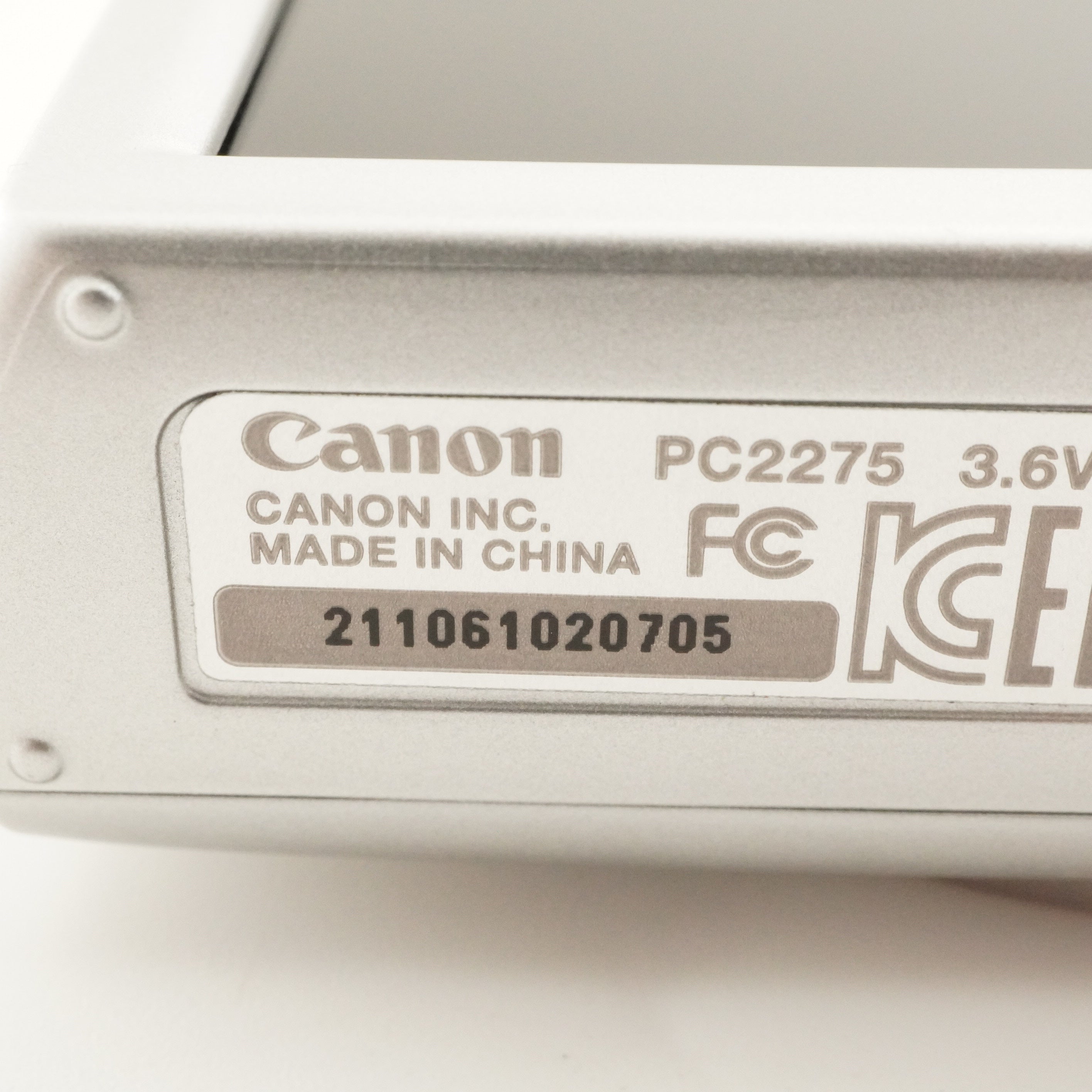 Canon IXY 180 Silver With 4GB SDHC Card Digital Camera from Japan