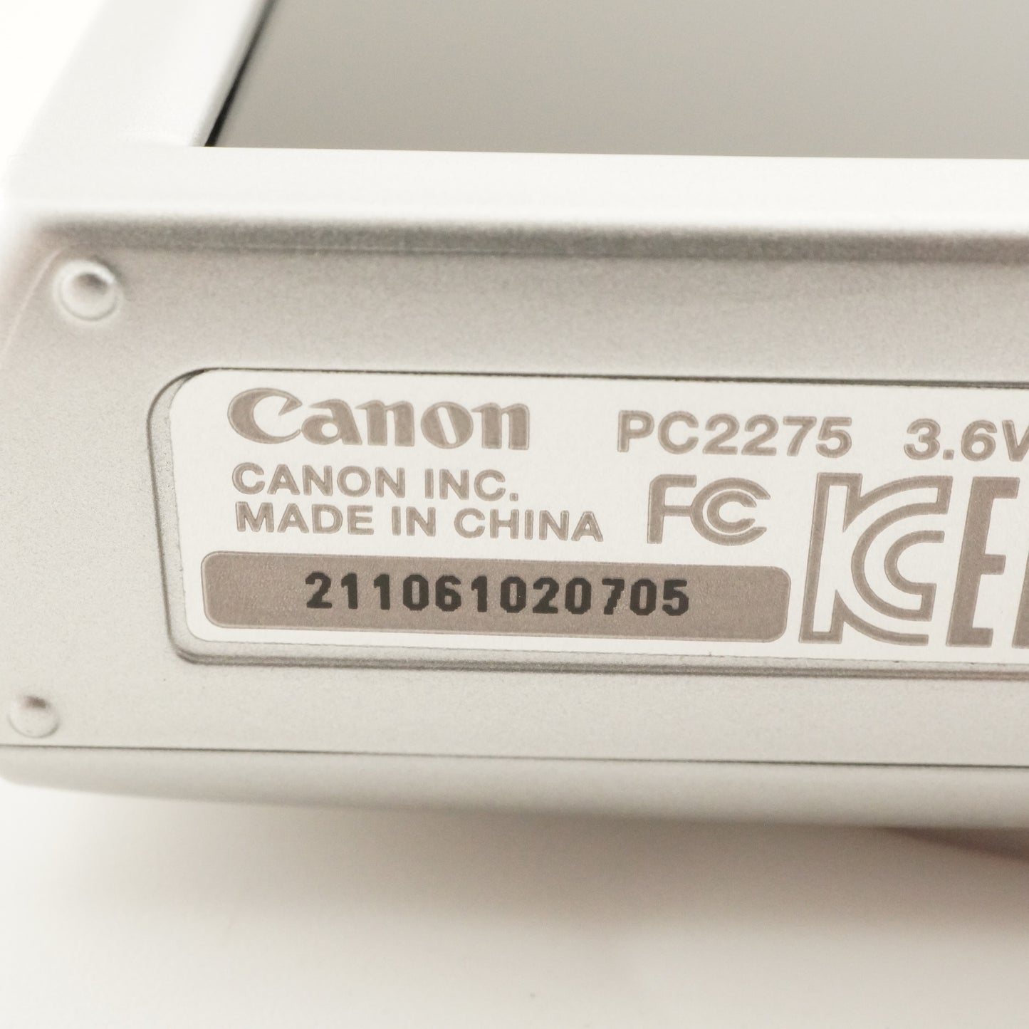 Canon IXY 180 Silver With 4GB SDHC Card Digital Camera from Japan #8435