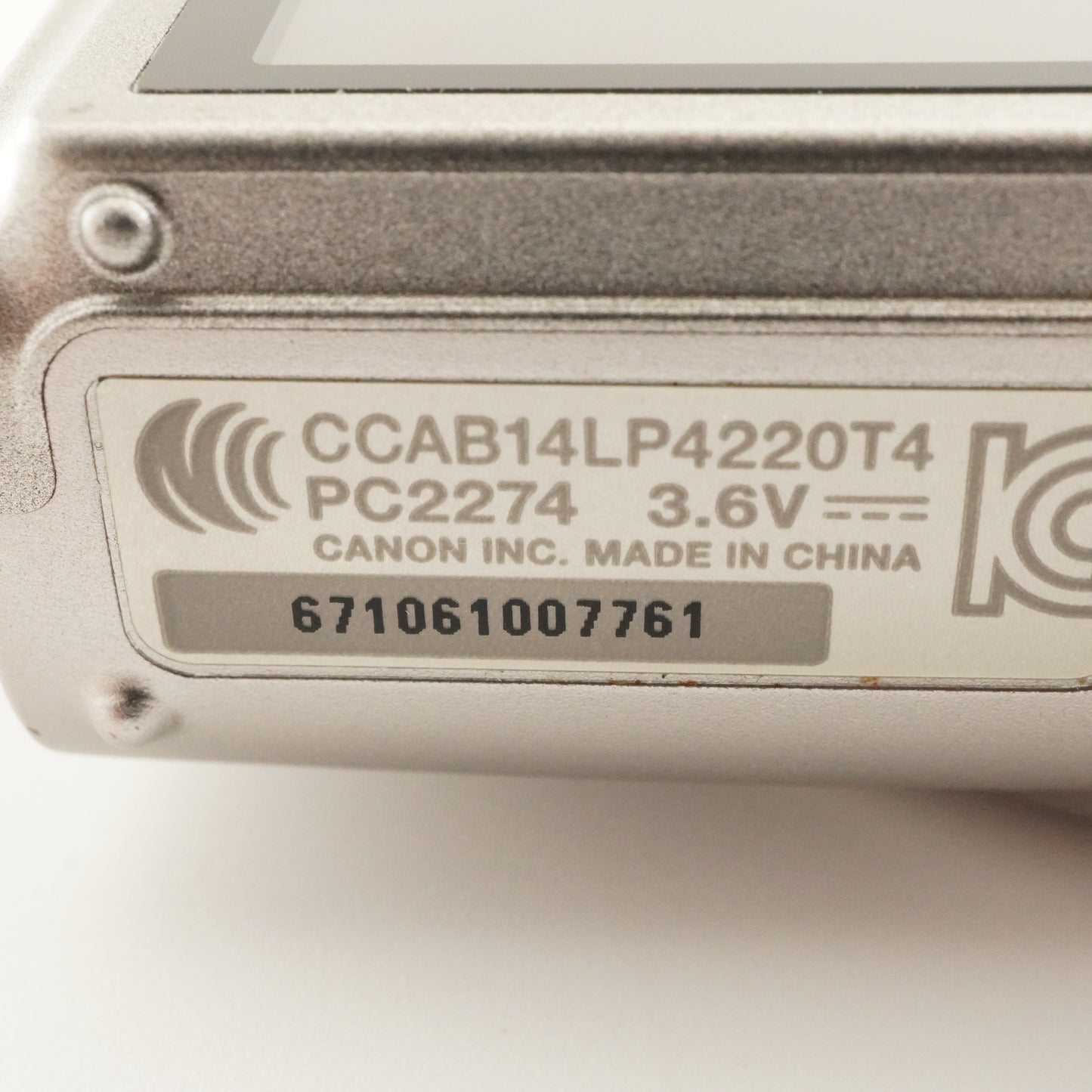 Canon IXY 650 Silver With 4GB SDHC Card Digital Camera from Japan #8439