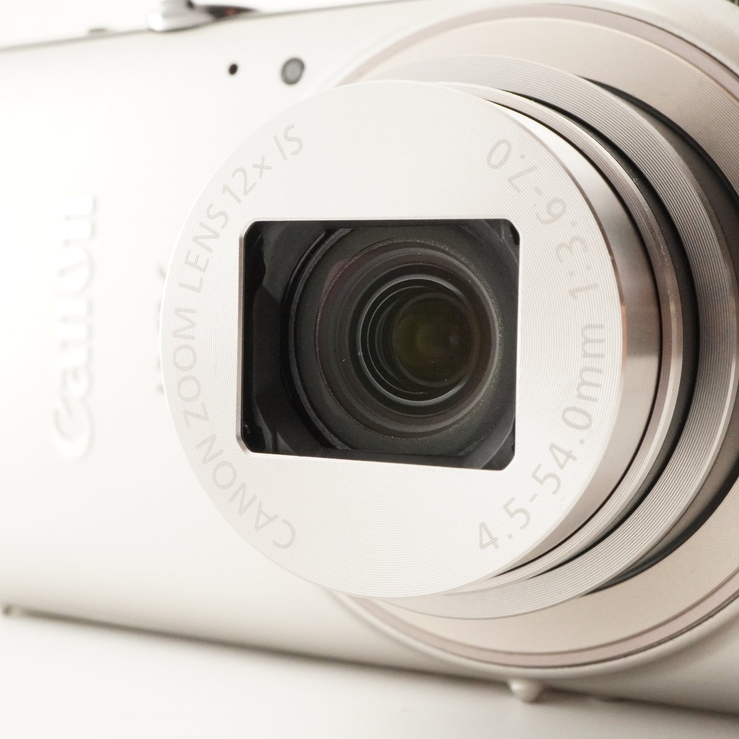 Canon IXY 650 Silver With 4GB SDHC Card Digital Camera from Japan #8439