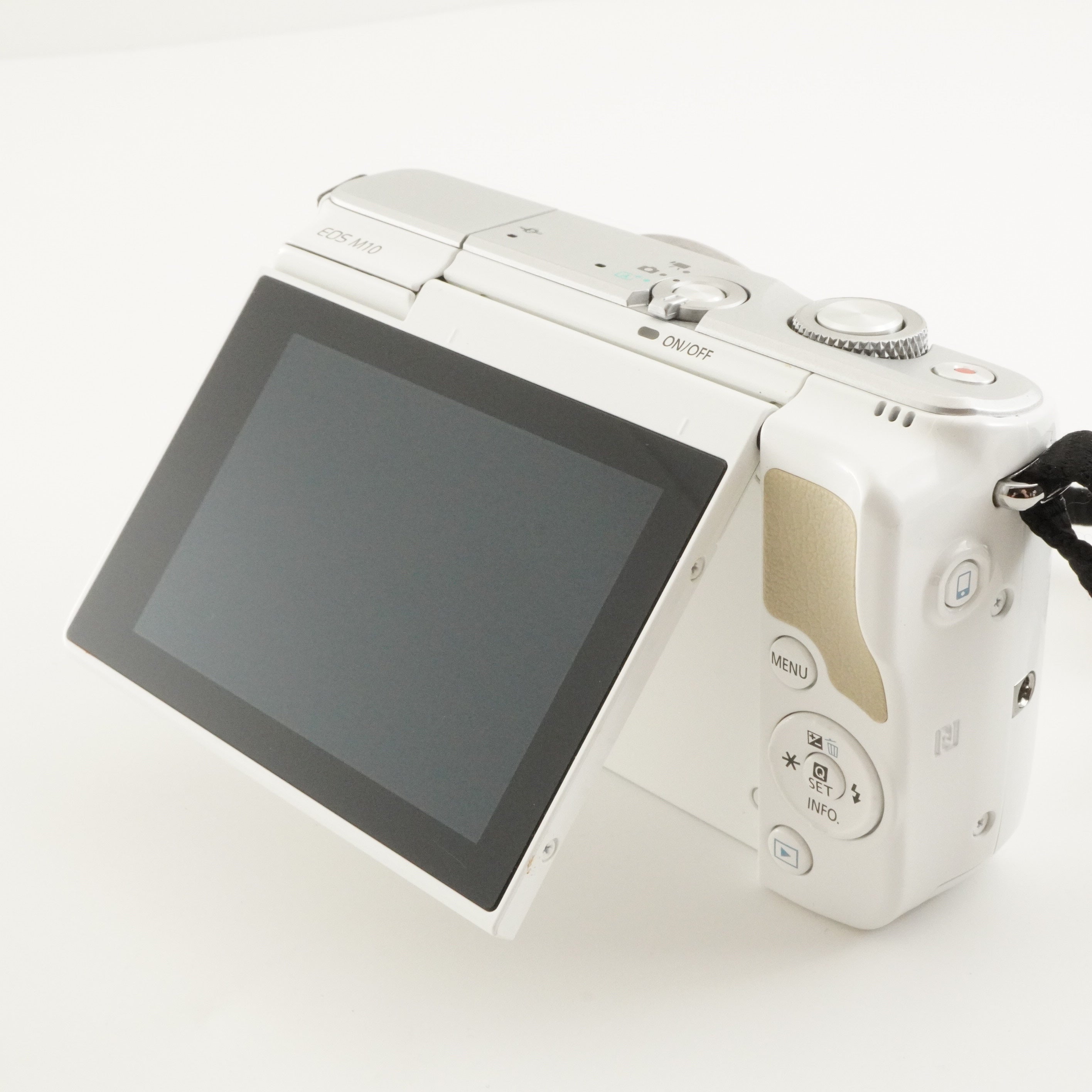 Canon EOS M10 White +EF-M 15-45mm F3.5-6.3 IS STM +4GB