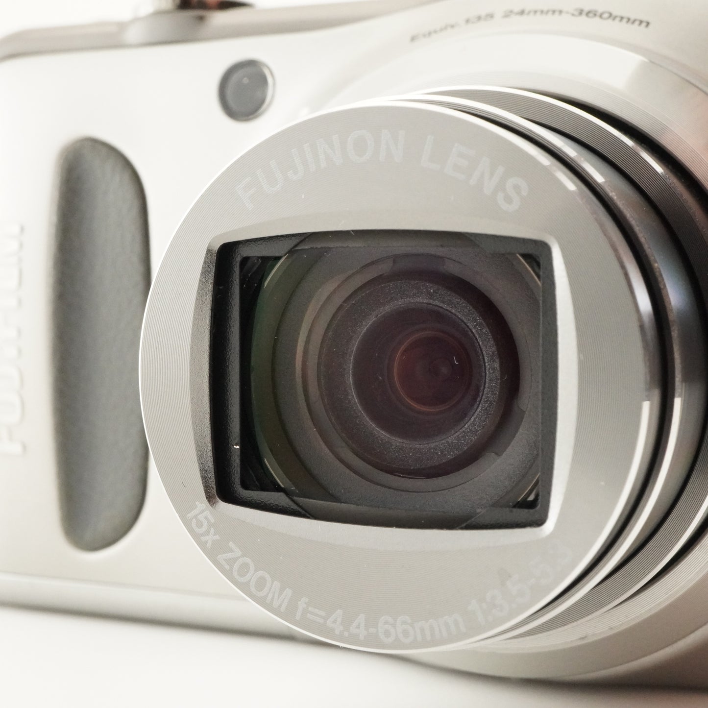 FUJIFILM FinePix F300 EXR Silver + 4GB SDHC Card Digital Camera from Japan #8560