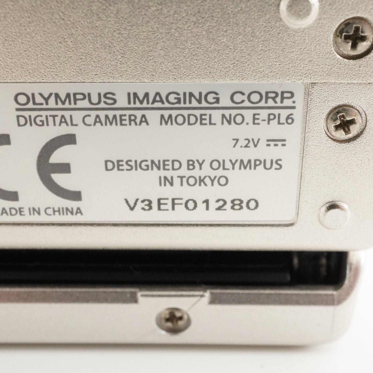 [2,025 Shots] OLYMPUS E-PL6 Silver +14-42mm II R In Box +4GB SD from Japan #8602