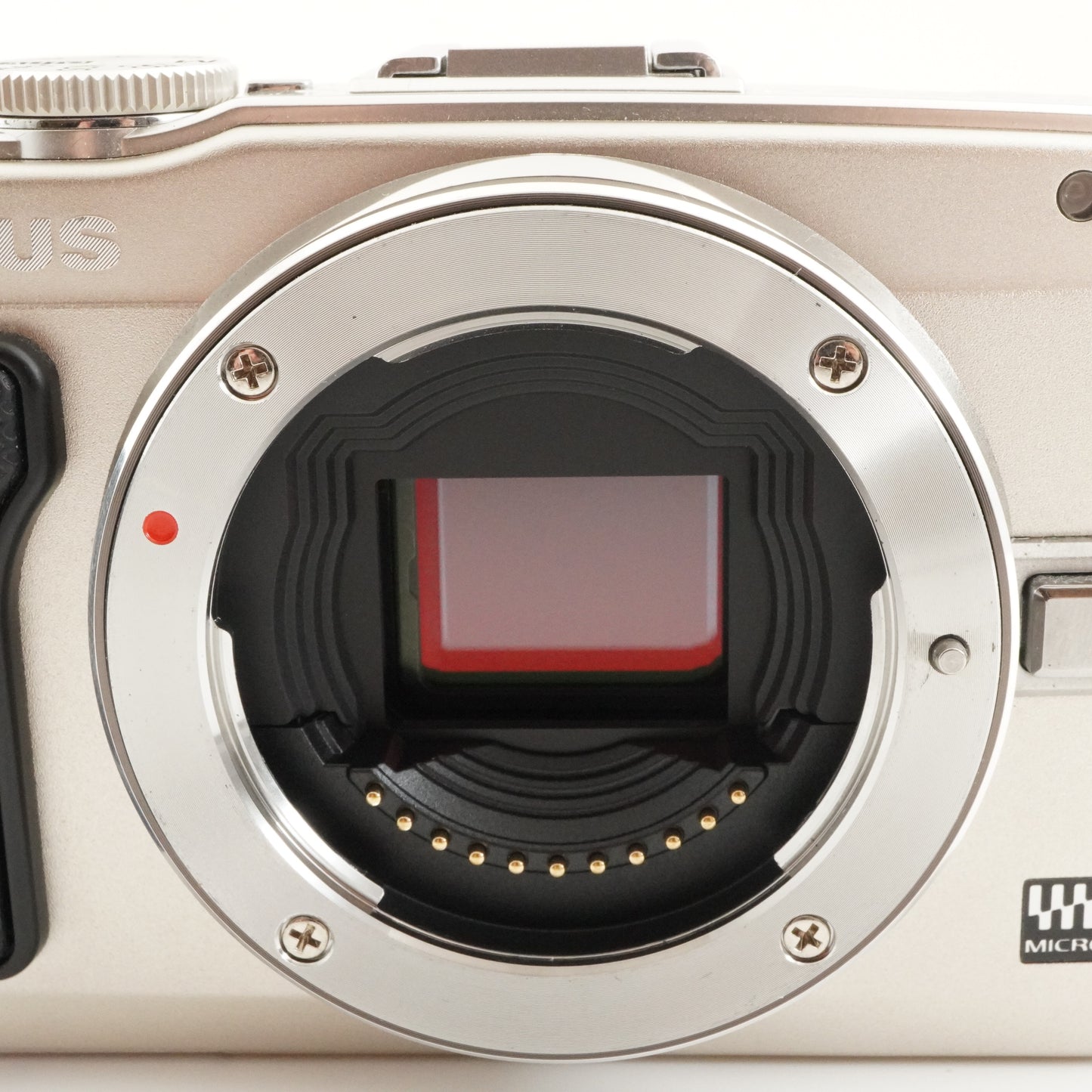 [2,025 Shots] OLYMPUS E-PL6 Silver +14-42mm II R In Box +4GB SD from Japan #8602