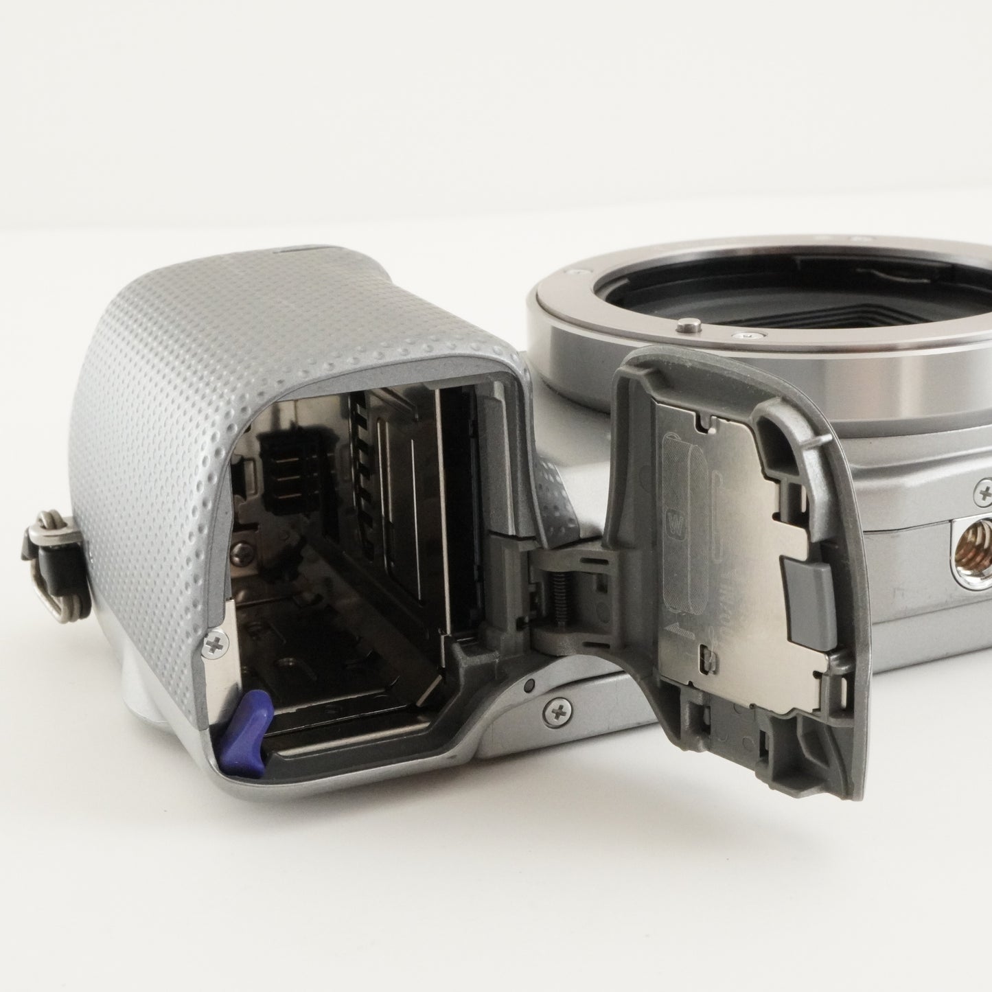 [3,596 Shots] SONY alpha NEX-5R Silver + E PZ 16-50mm + 16GB SD from Japan #8604