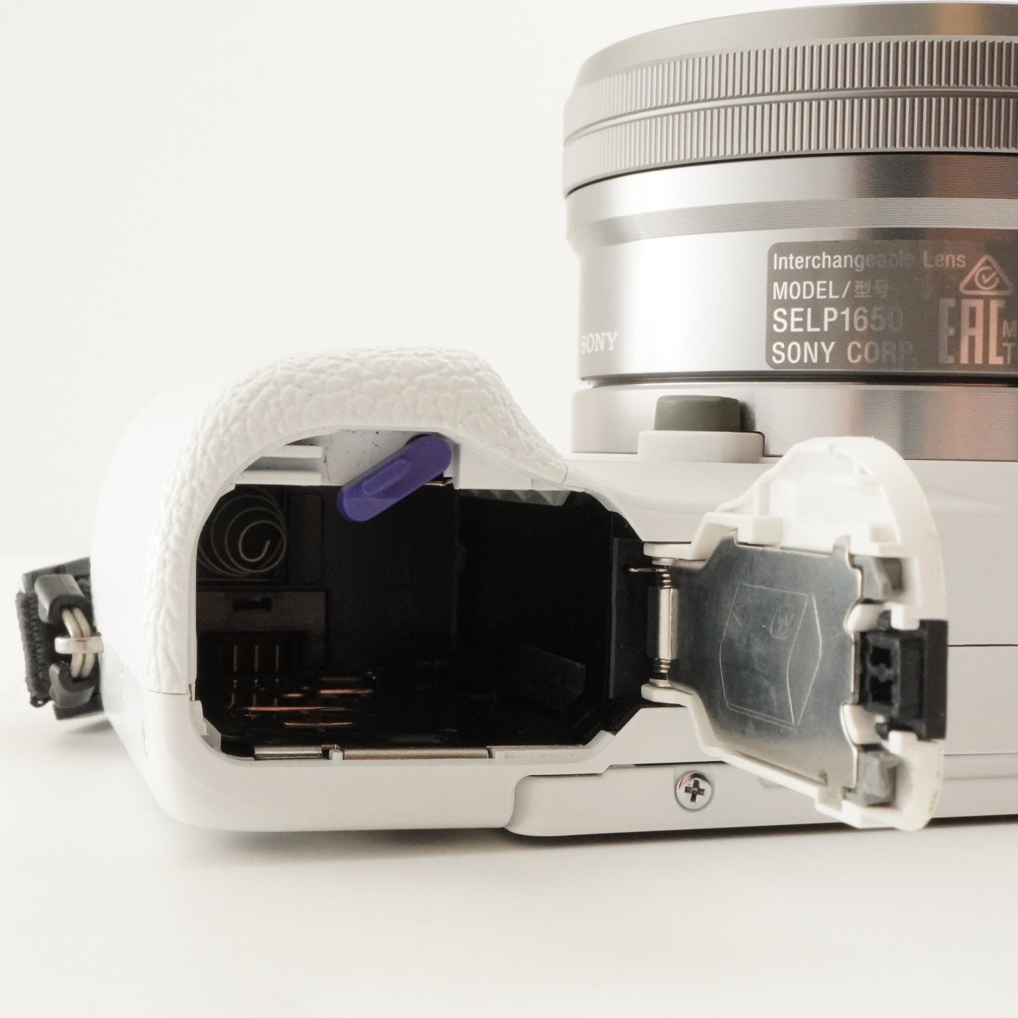 [2,777 Shots] SONY alpha a5100 ILCE-5100 White + 16-50mm +4GBSD from Japan #8877