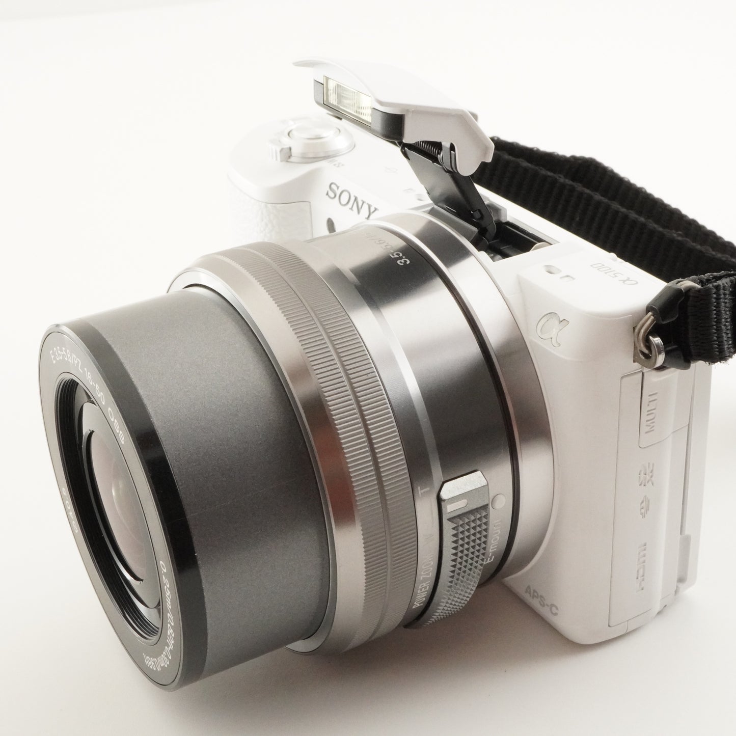 [2,777 Shots] SONY alpha a5100 ILCE-5100 White + 16-50mm +4GBSD from Japan #8877