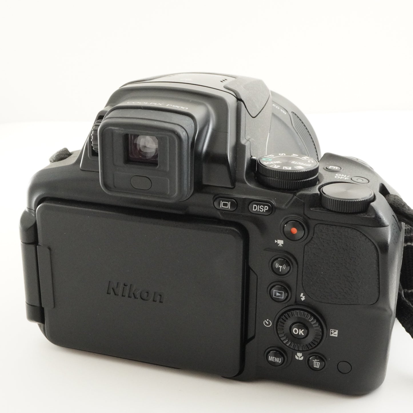 Nikon COOLPIX P900 Black In Box + 4GB SDHC Card Digital Camera from Japan #8888