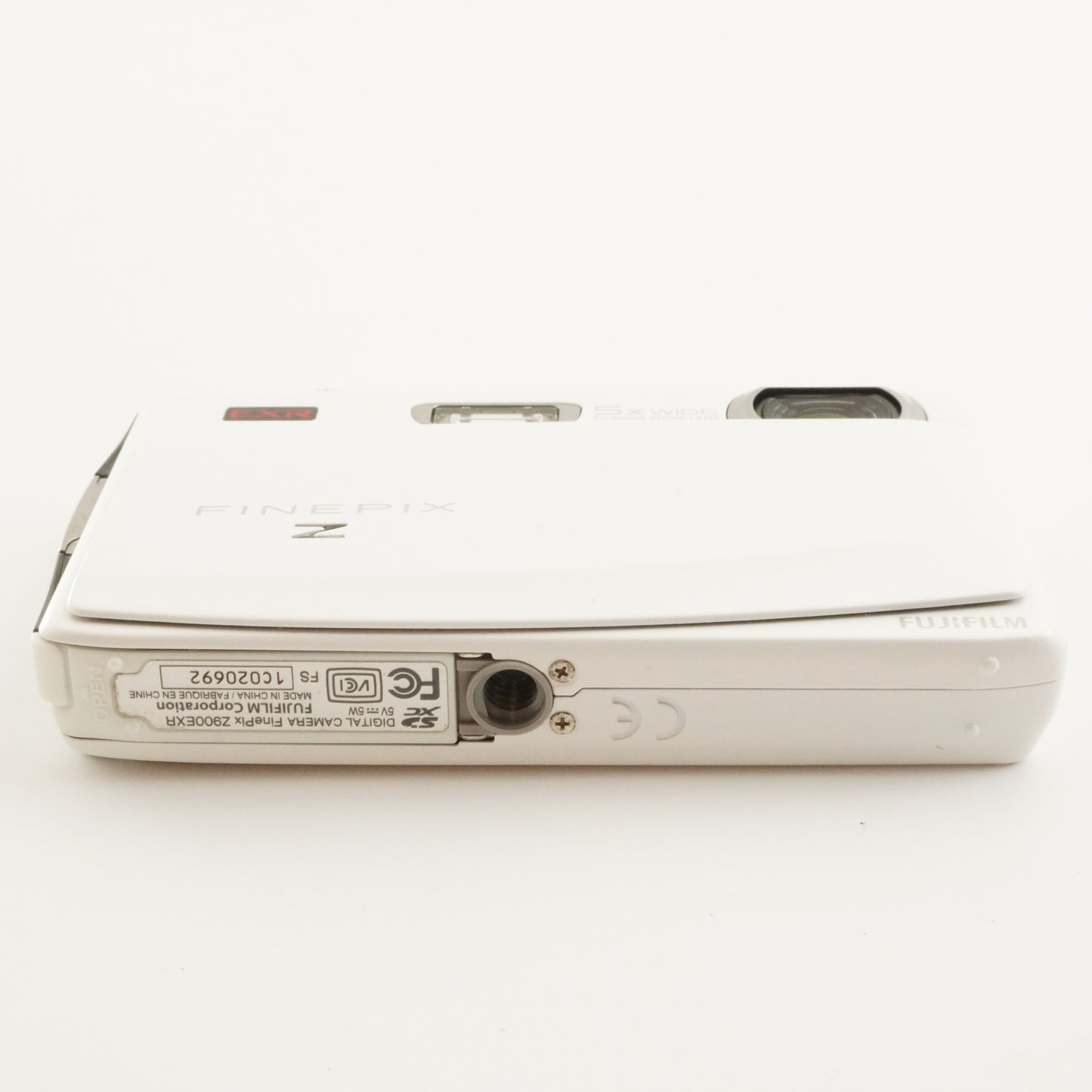 FUJIFILM FinePix Z900 EXR White + 4GB SDHC Card Digital Camera from Japan #8894