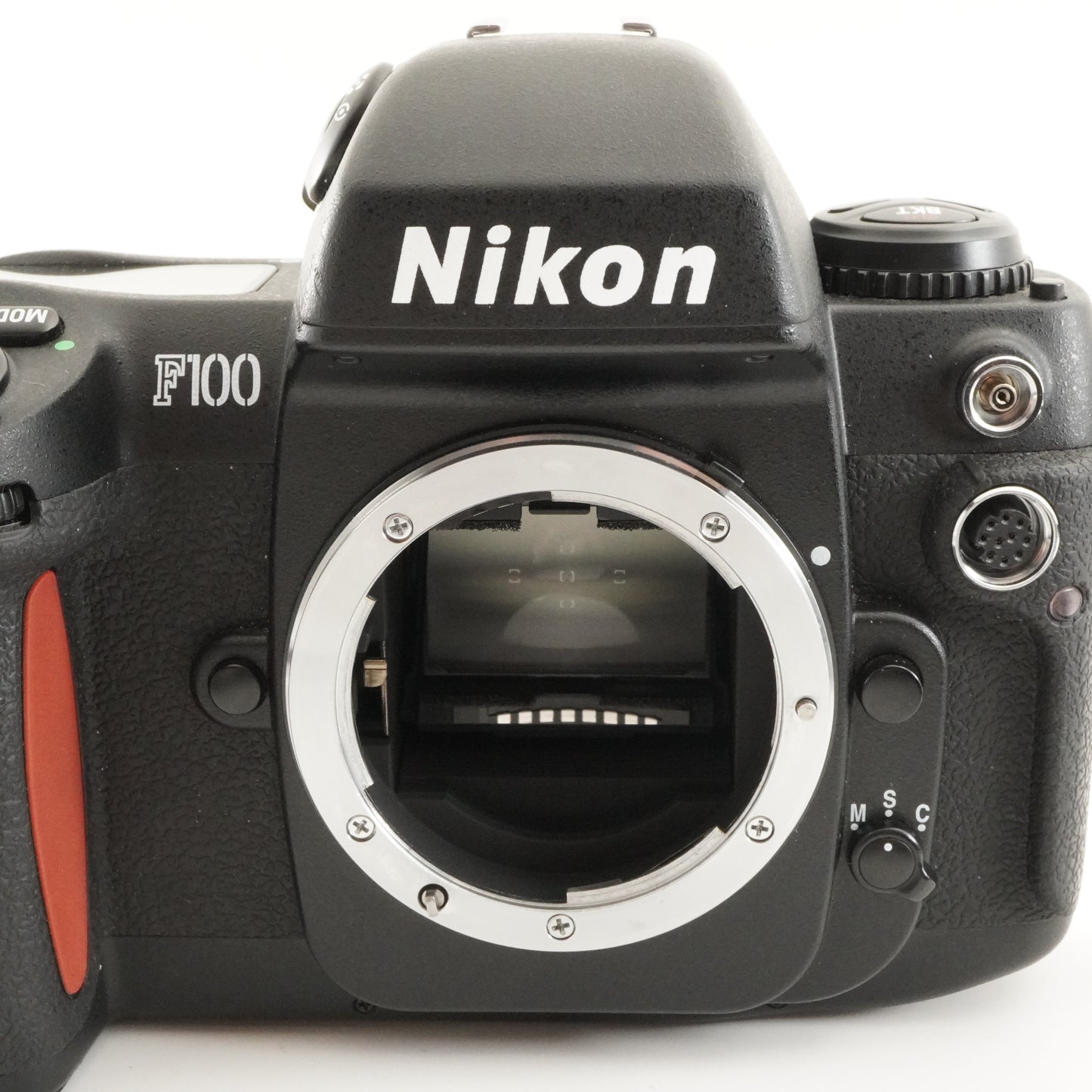 Nikon F100 + AF NIKKOR 50mm F1.4 + AF NIKKOR 35-70mm F3.3-4.5 from Japan #9221
