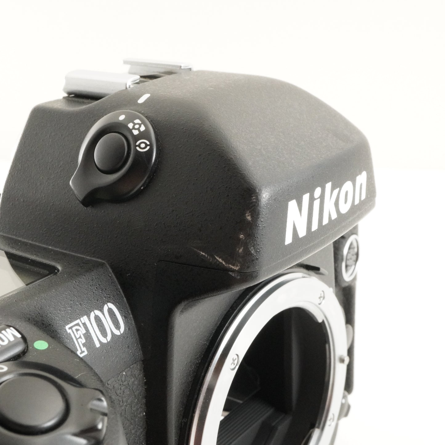 Nikon F100 + AF NIKKOR 50mm F1.4 + AF NIKKOR 35-70mm F3.3-4.5 from Japan #9221