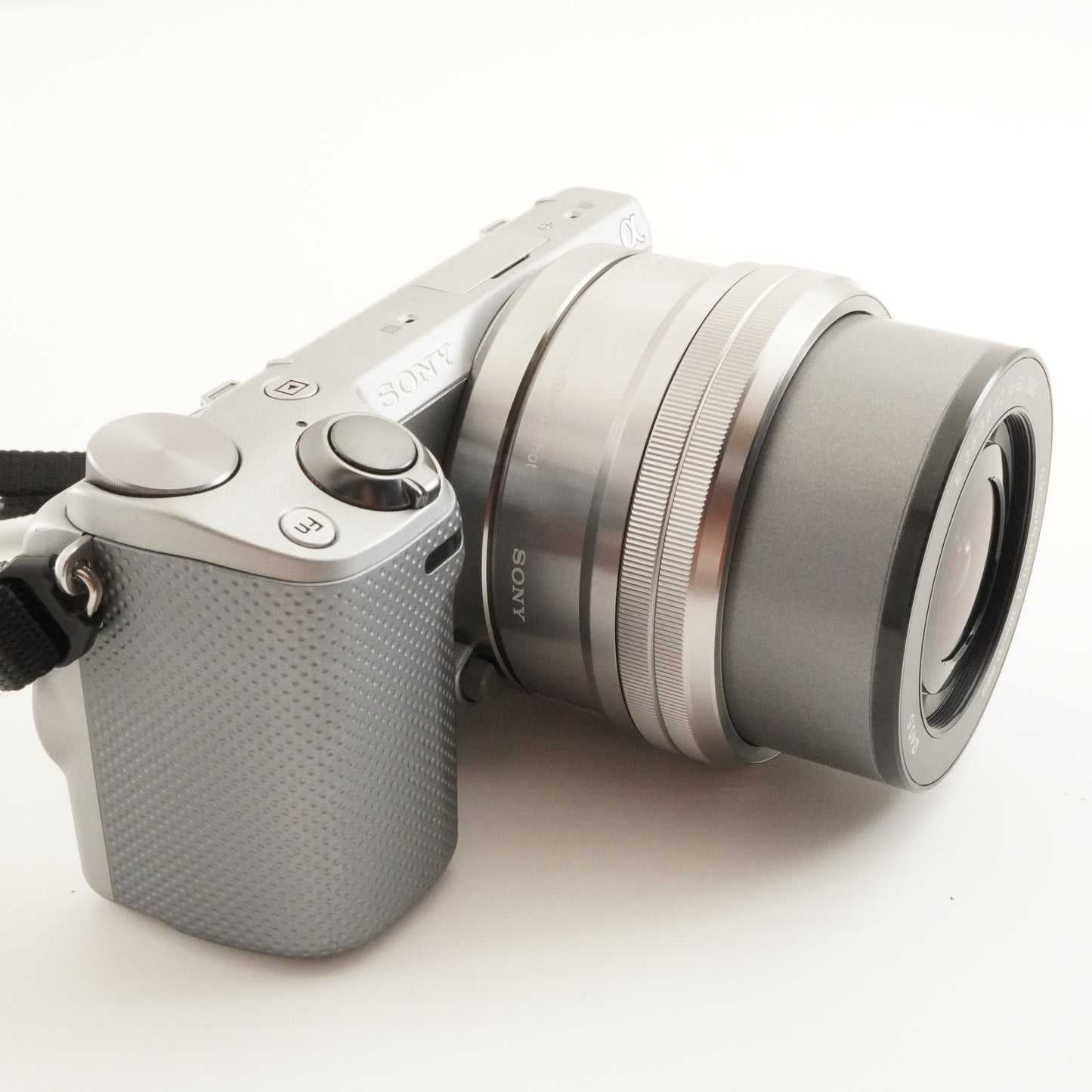 [12,391 Shots] SONY alpha NEX-5R Silver + E PZ 16-50mm + 8GB SD from Japan #9276