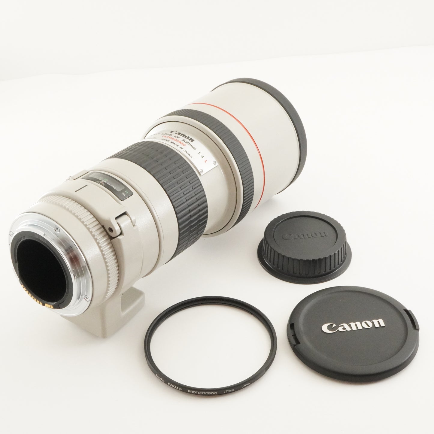 Canon EF 300mm F4 L USM ULTRASONIC AF Telephoto Lens from Japan #9410