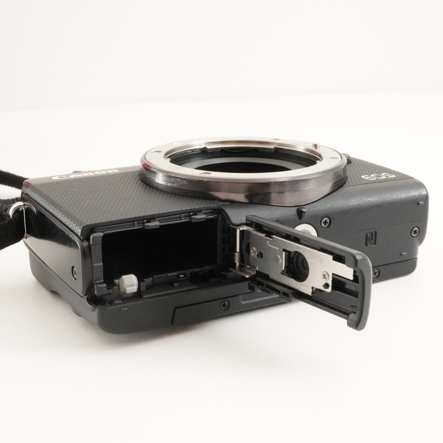 Canon EOS M100 Black In Box + EF-M 15-45mm F3.5-6.3 IS STM from Japan #9475