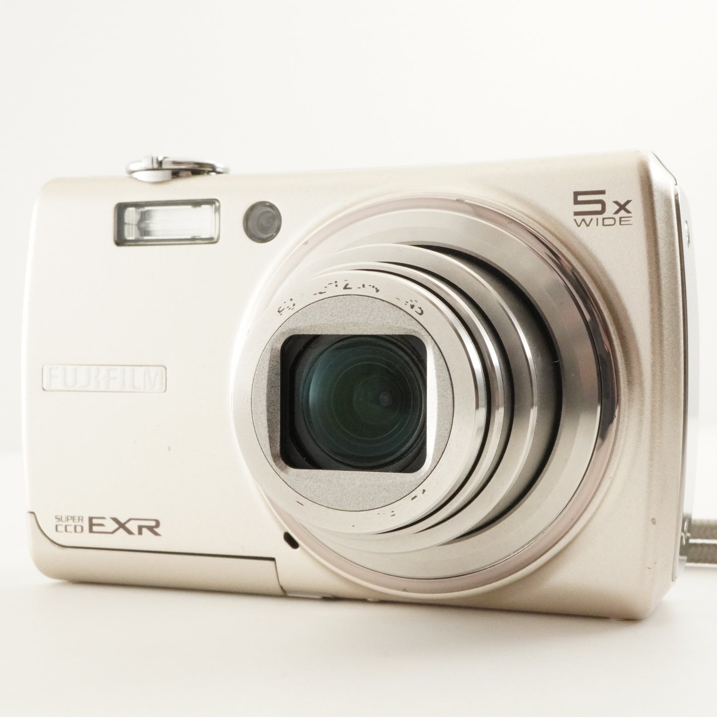 FUJIFILM FinePix F200 EXR Silver + 4GB SDHC Card Digital Camera from Japan #9709