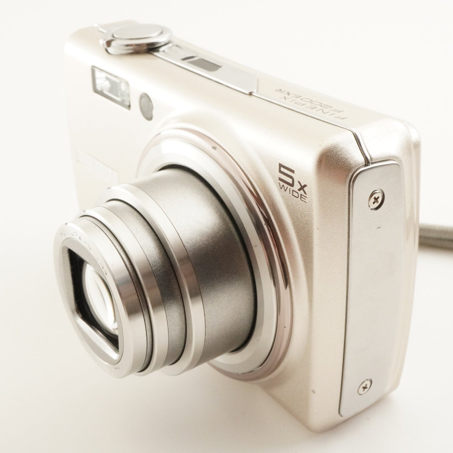 FUJIFILM FinePix F200 EXR Silver + 4GB SDHC Card Digital Camera from Japan #9709