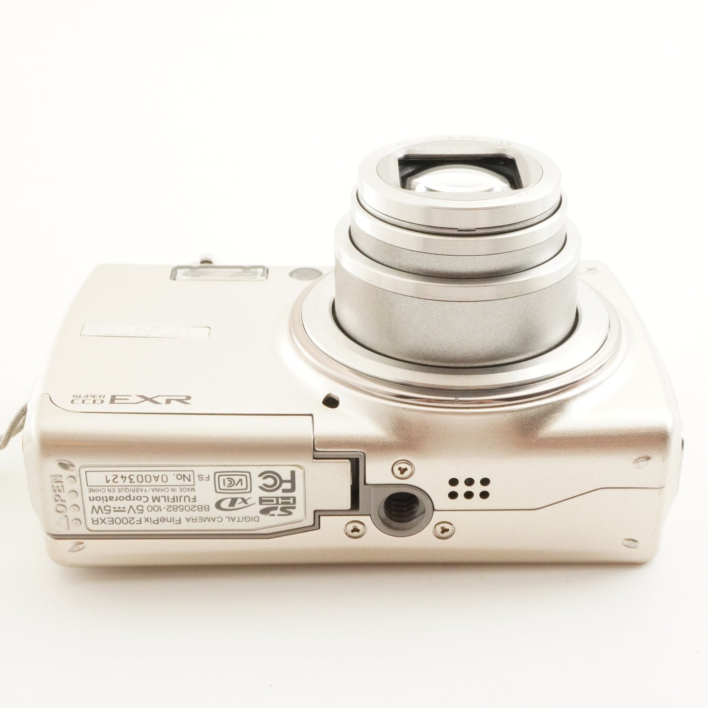 FUJIFILM FinePix F200 EXR Silver + 4GB SDHC Card Digital Camera from Japan #9709