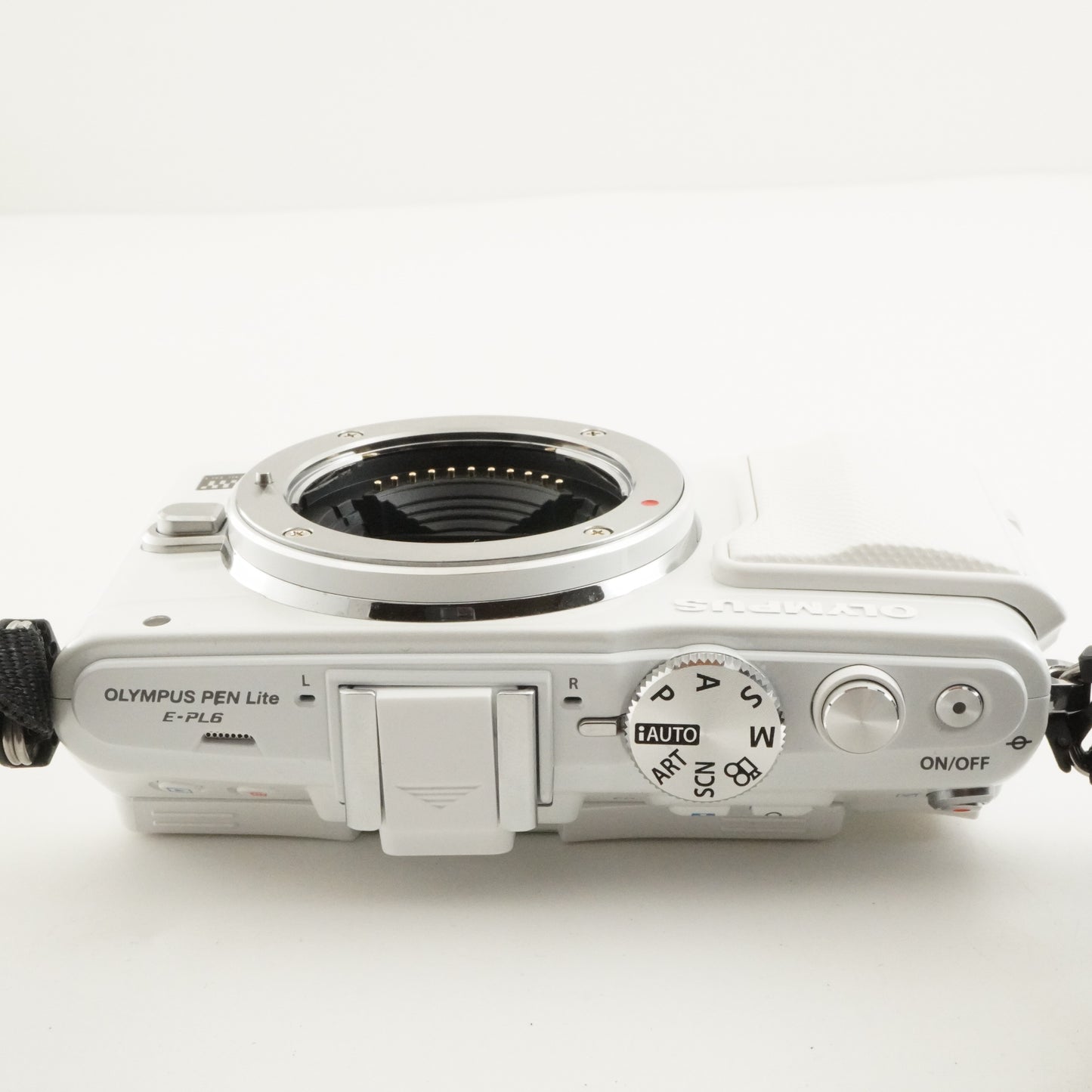 [217 Shots] OLYMPUS PEN E-PL6 White + 14-42mm + 40-150mm In Box from Japan #9782