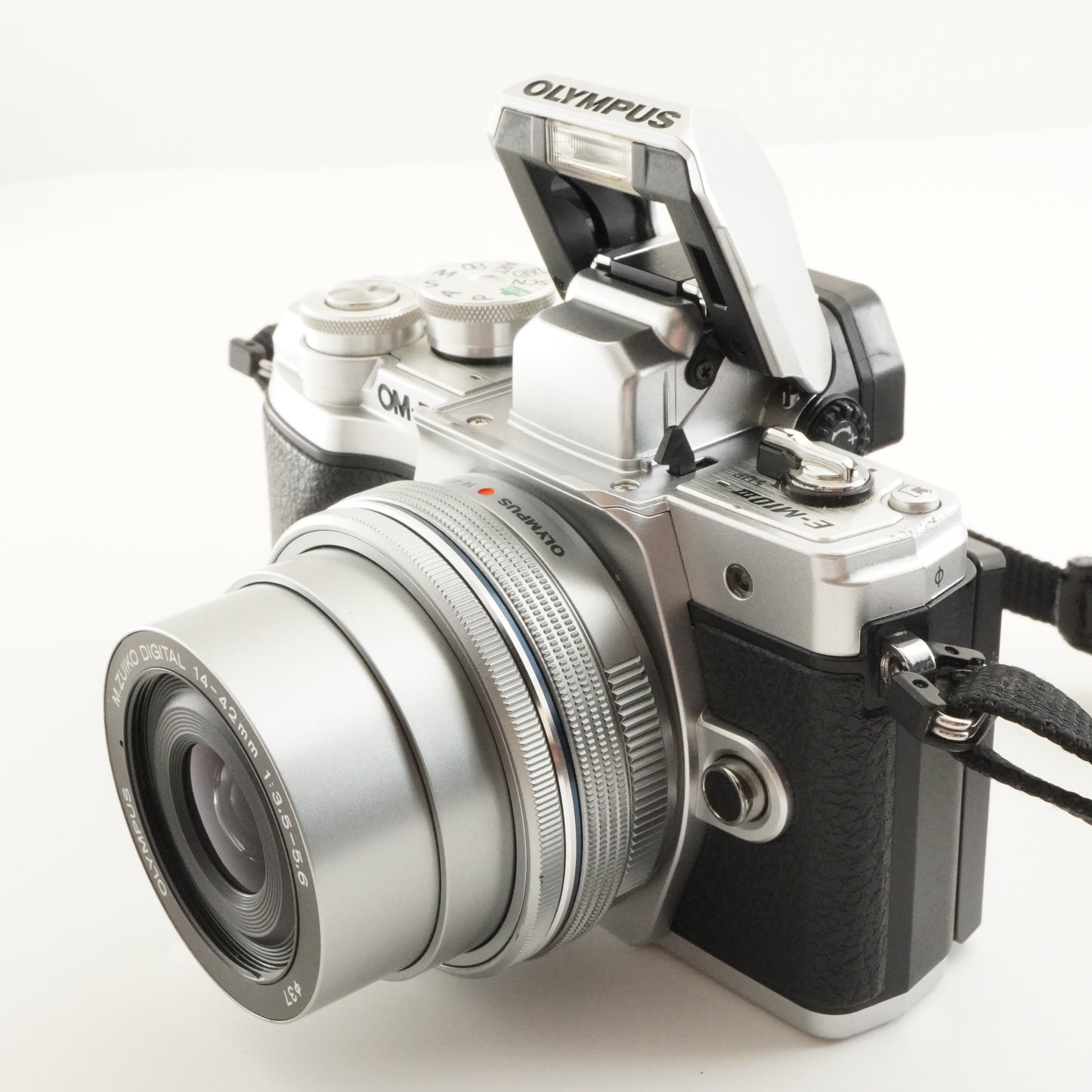 [25,462 Shots] OLYMPUS OM-D E-M10 Mark III Silver +14-42 +4GBSD from Japan #9802