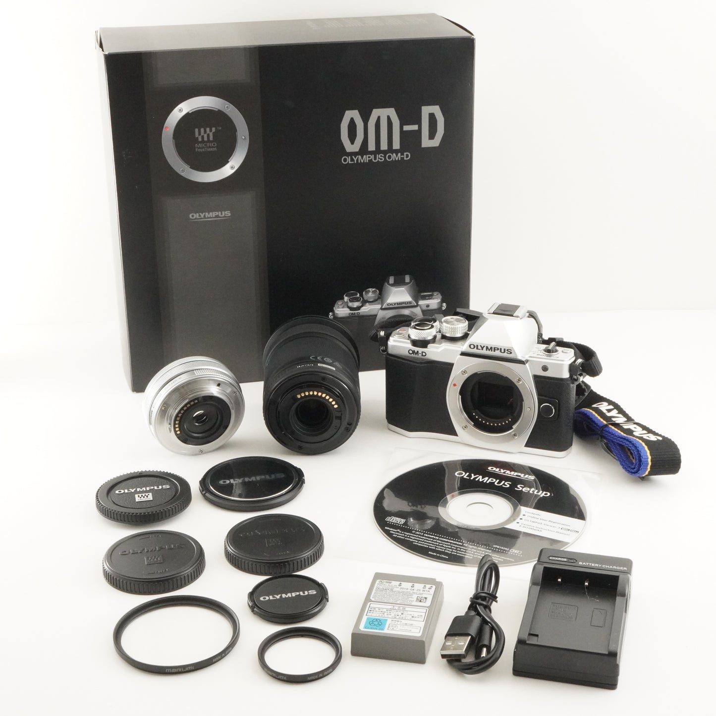 1,076 Shots / OLYMPUS OM-D E-M10 II Silver +14-42+40-150 In Box from Japan #9909