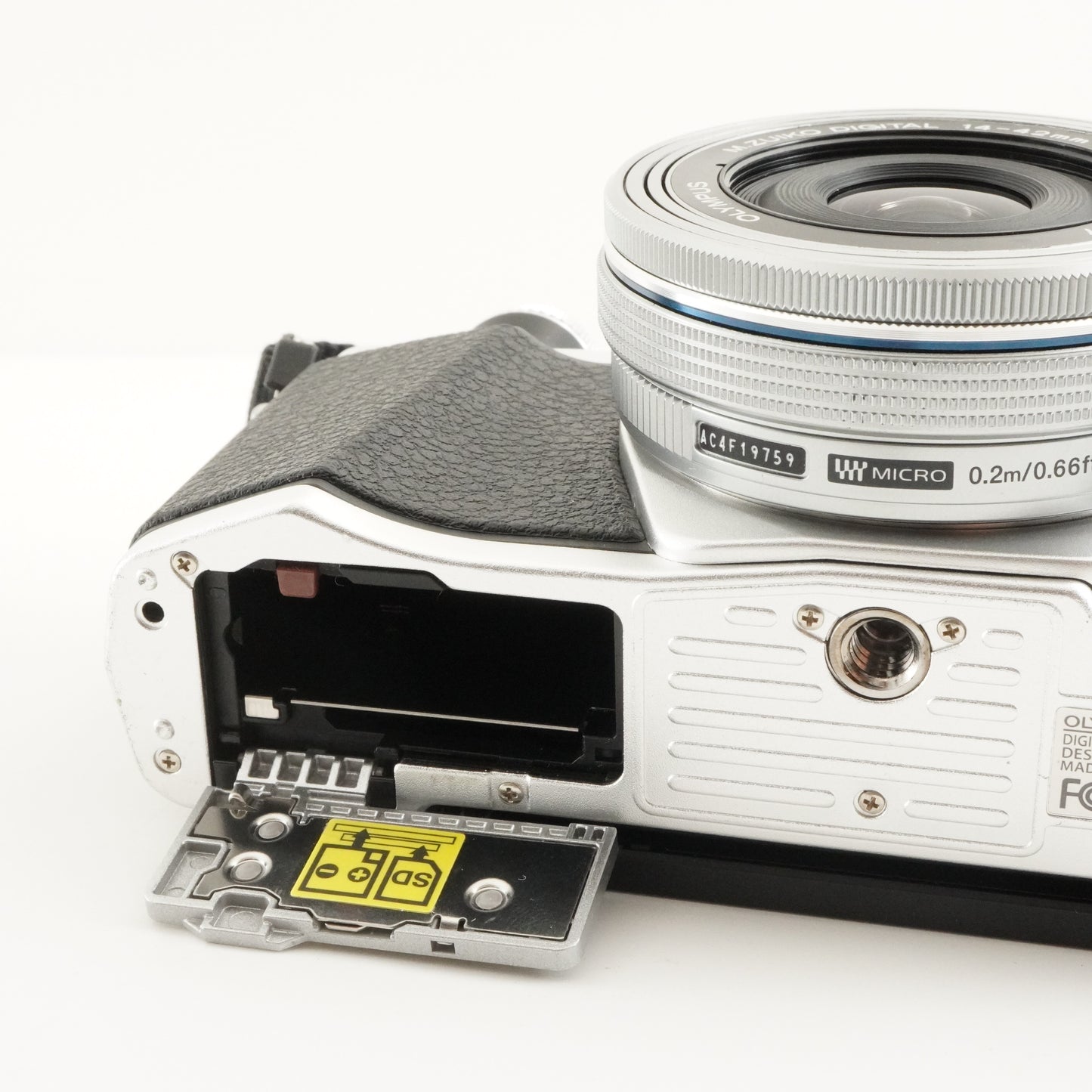 1,076 Shots / OLYMPUS OM-D E-M10 II Silver +14-42+40-150 In Box from Japan #9909