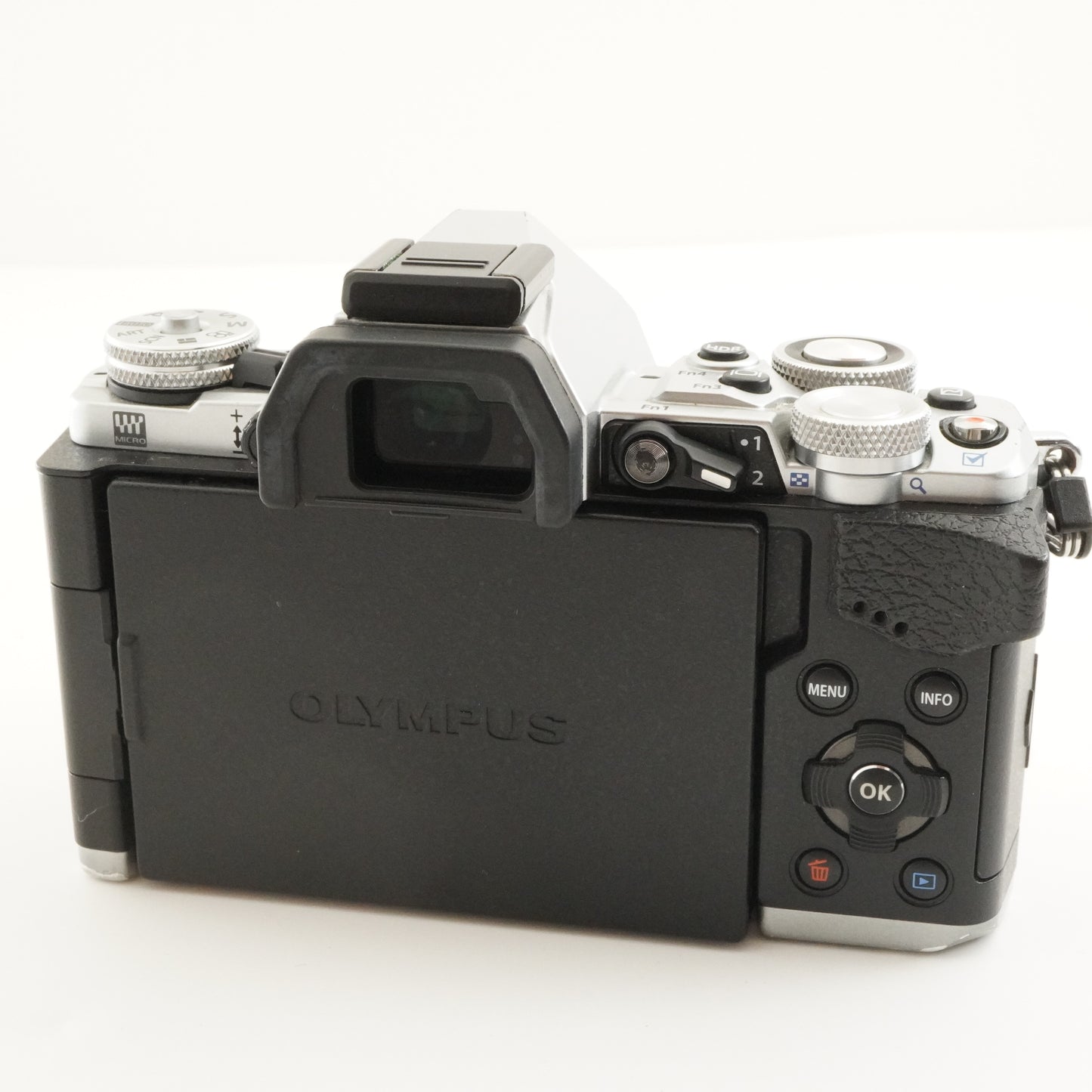 [3,557 Shots] OLYMPUS OM-D E-M5 II Silver + M.Zuiko 14-42mm EZ from Japan #9910